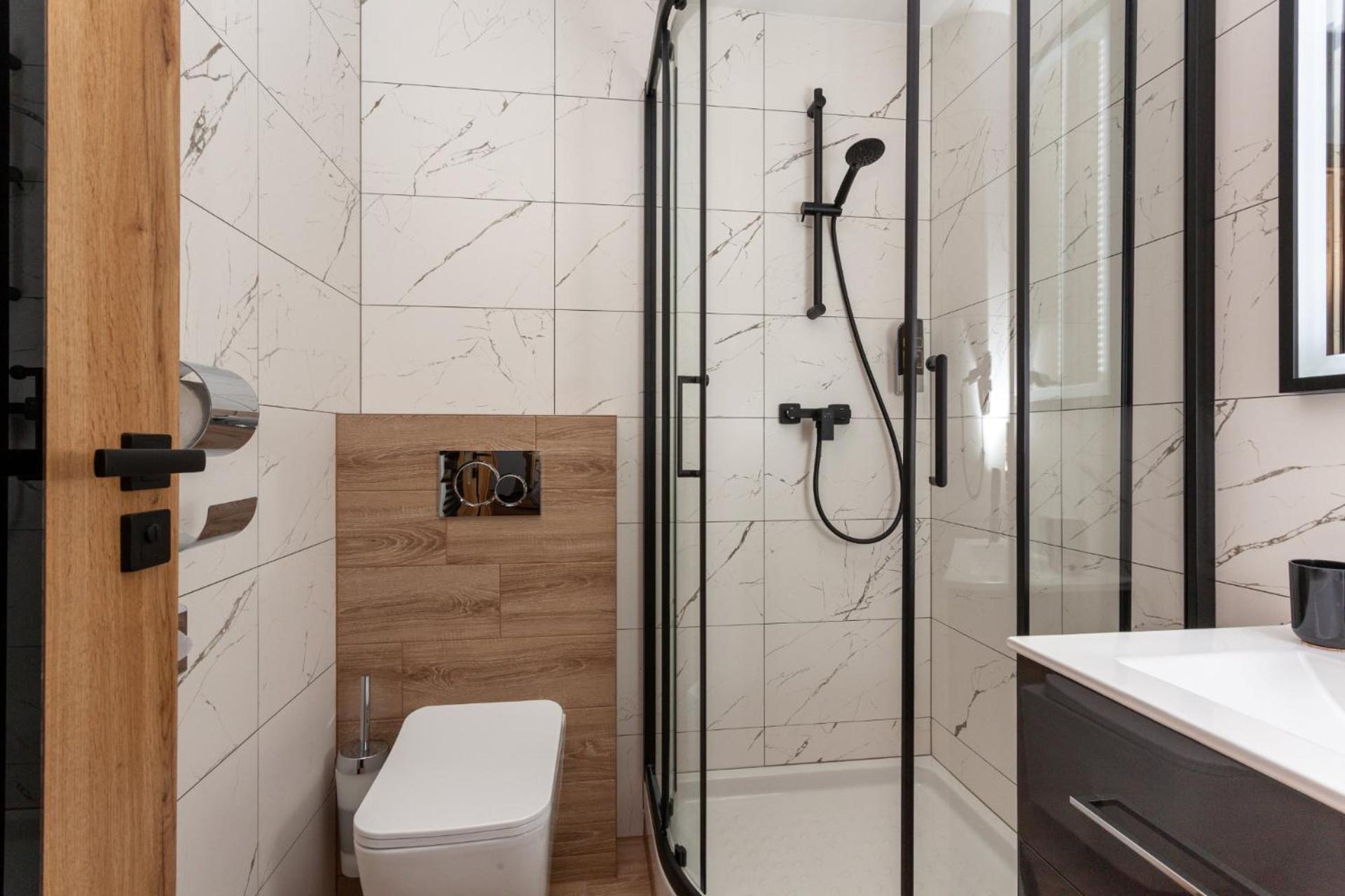 Double Room - Photo 15