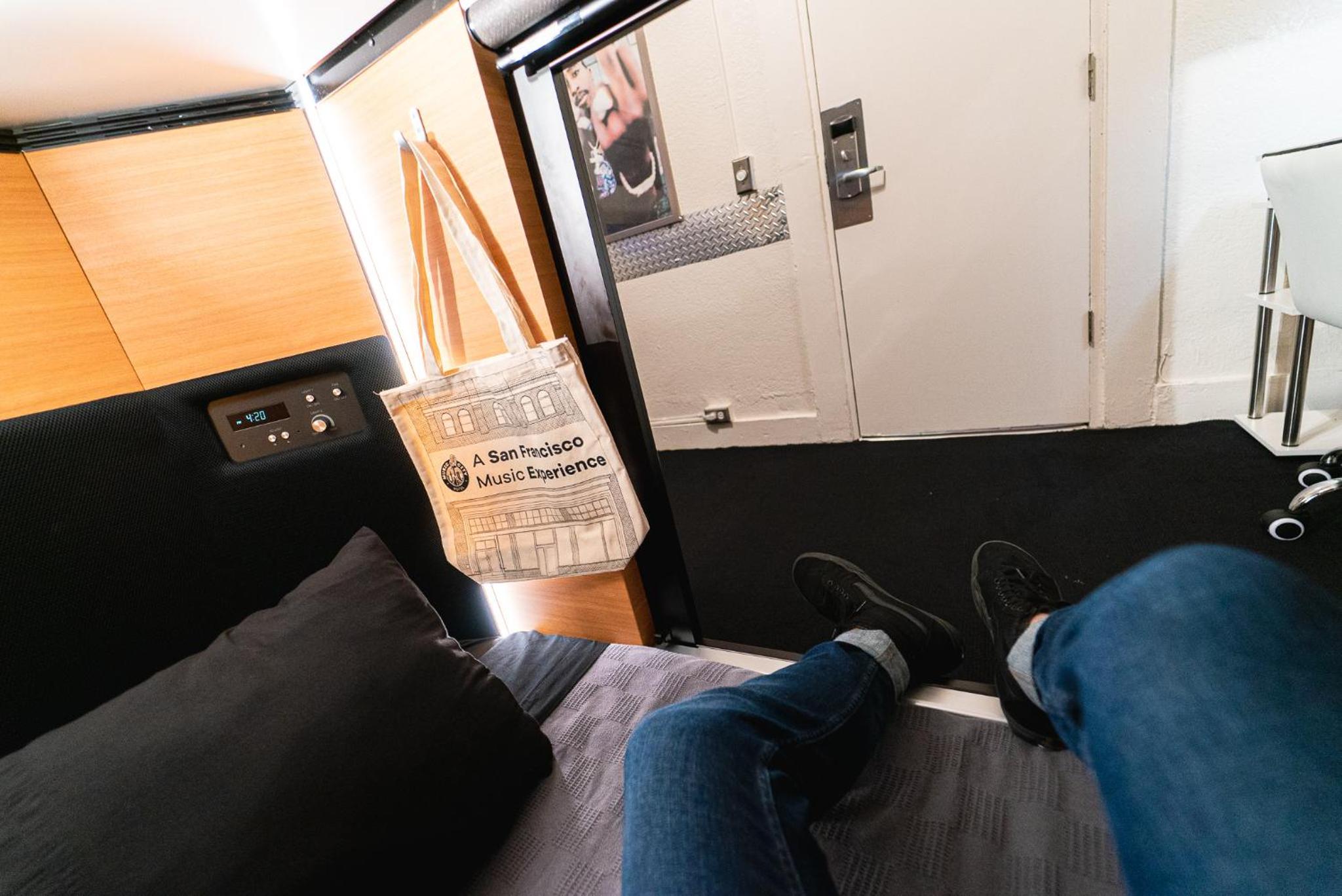 Single Bed in 2 Bed Male Capsule Room thumbnail 5