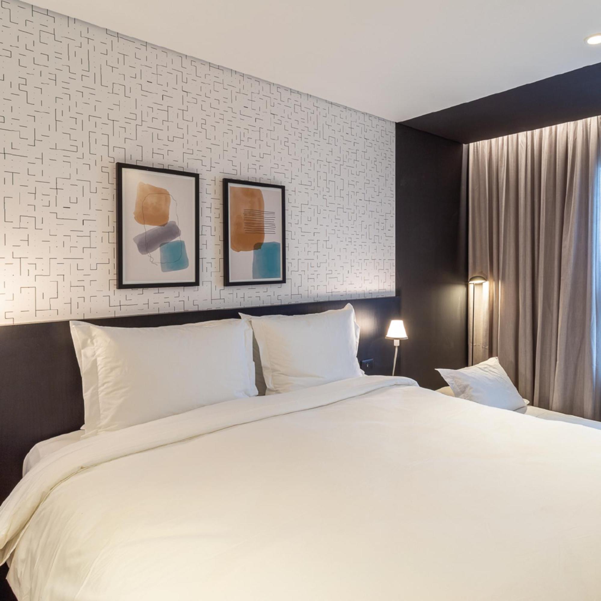 Deluxe Triple Room - 1 Double Bed and 1 Single Bed thumbnail 5