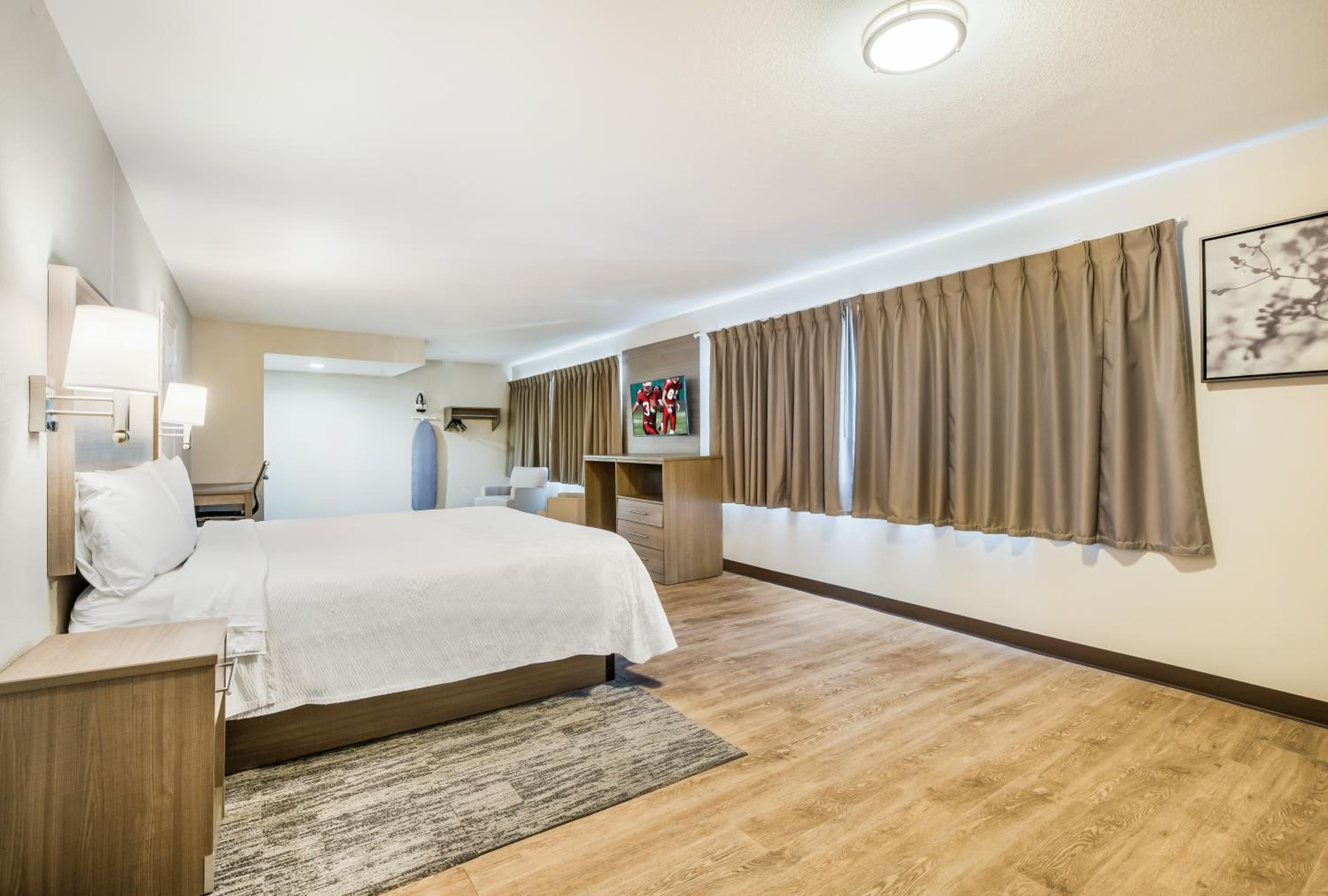Family Suite - Non-Smoking - Photo 2