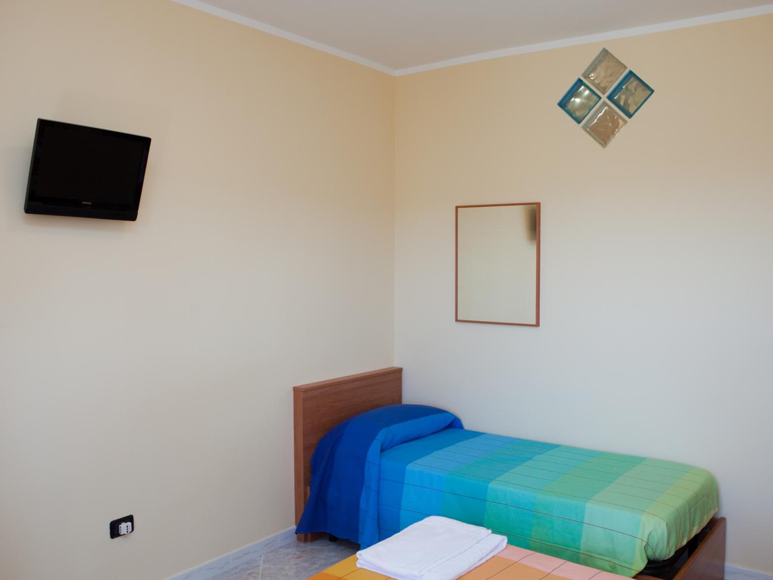 Triple Room with Sea View - Photo 3