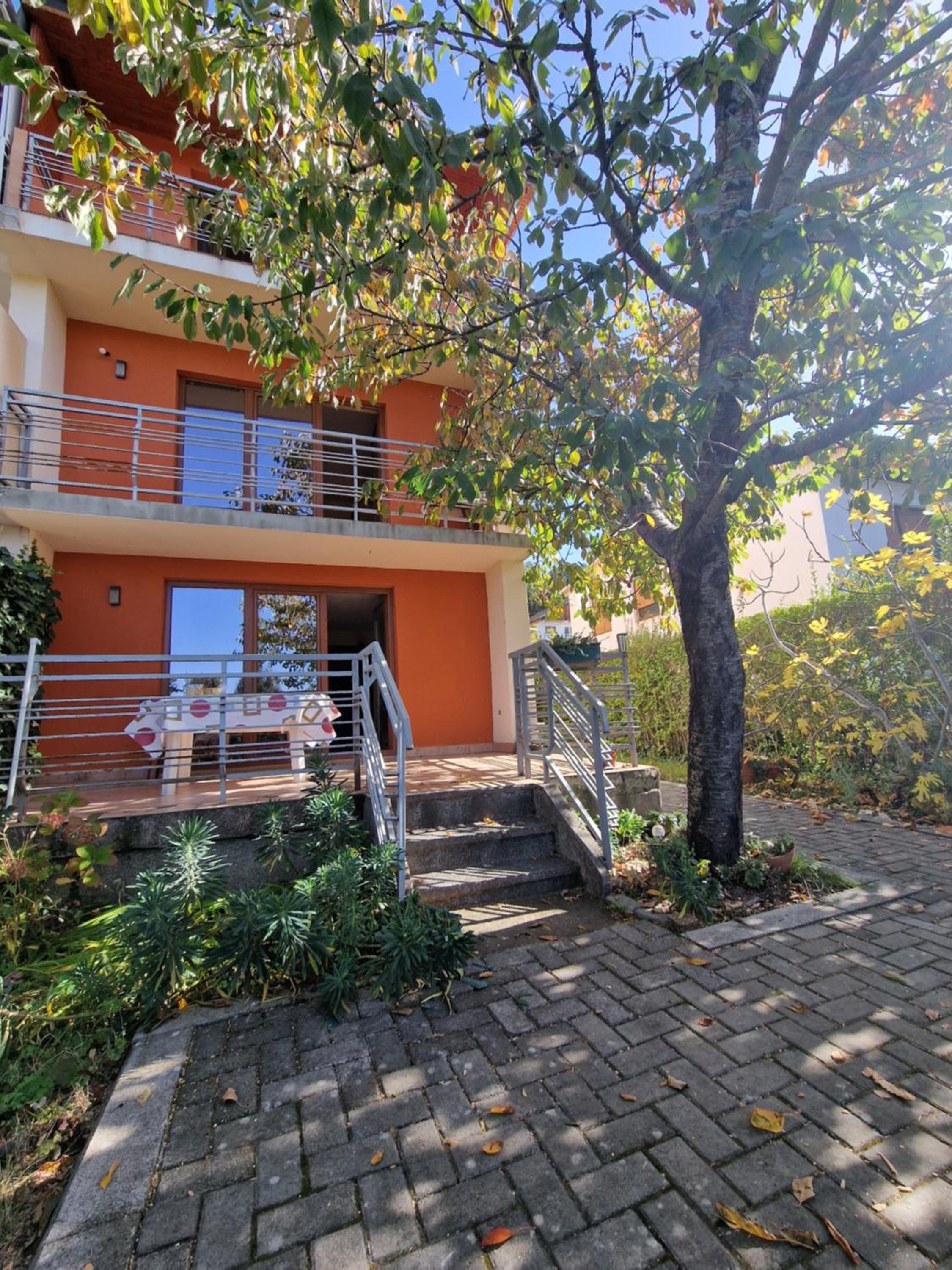 One-Bedroom Apartment with Terrace photo 2