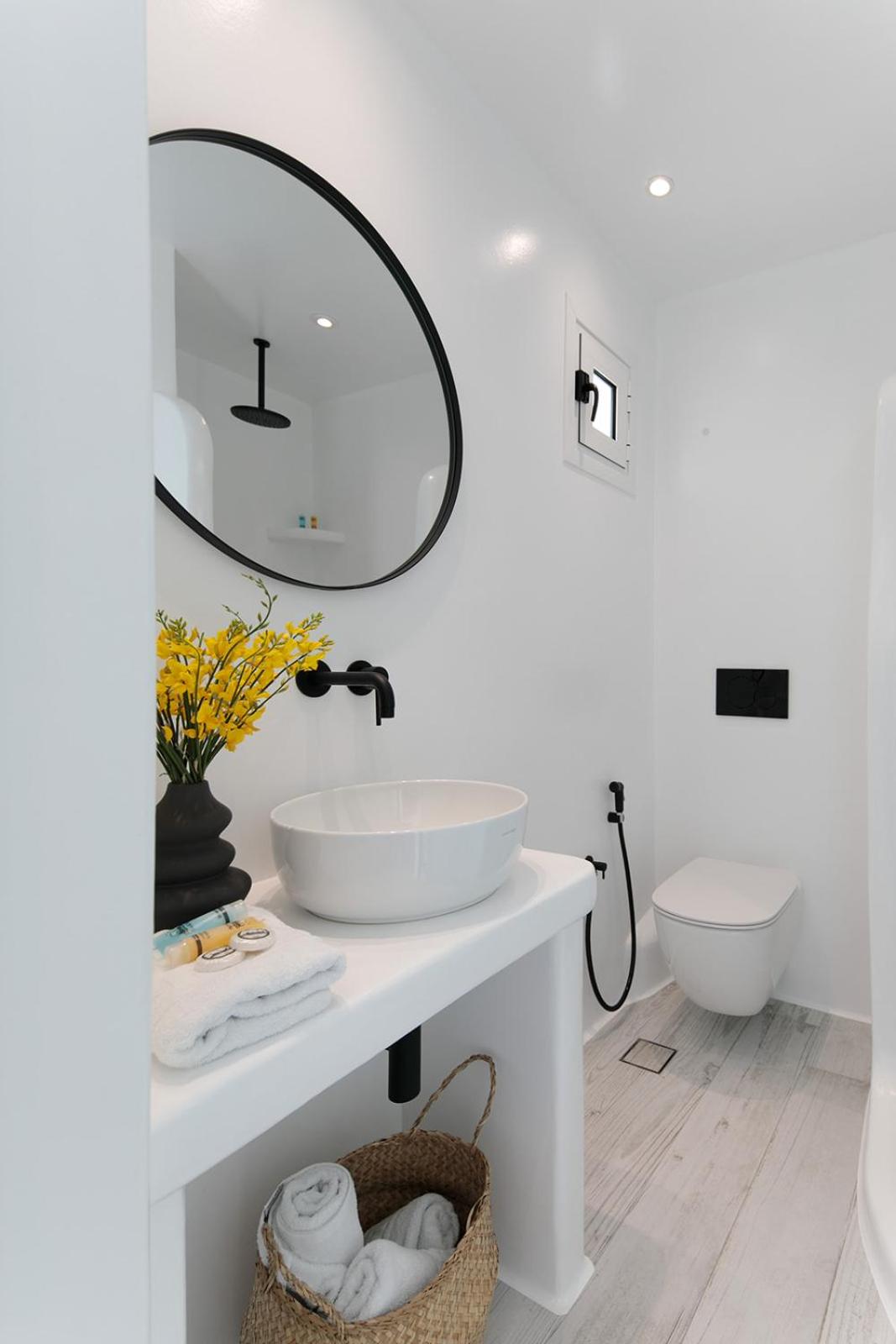 Standard Double Room - Photo 15