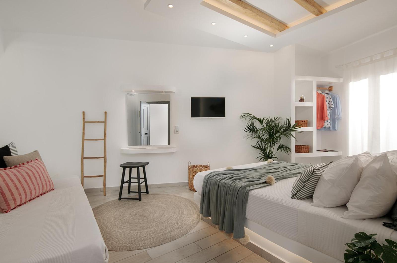 Superior Suite - Photo 3