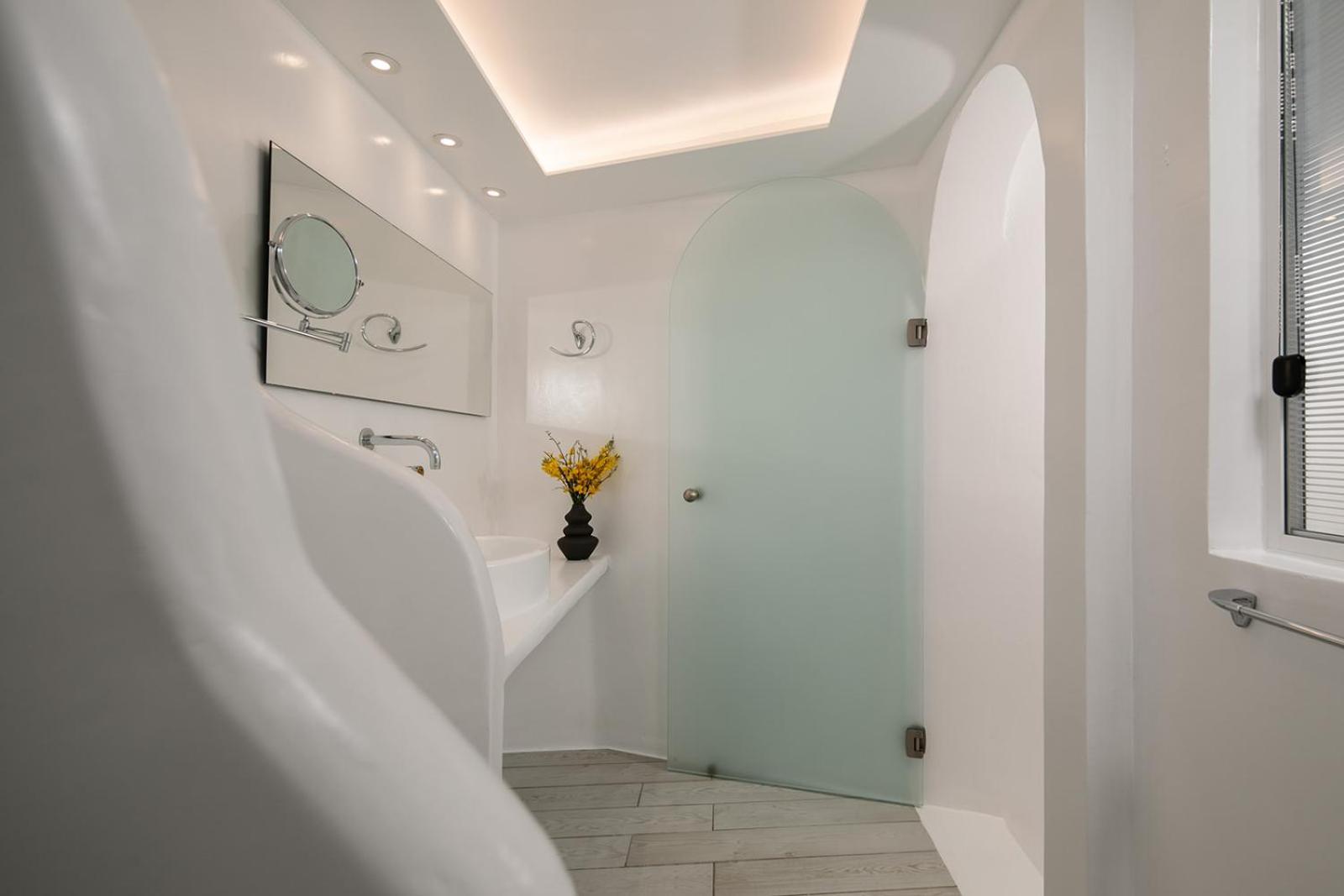 Superior Suite - Photo 7