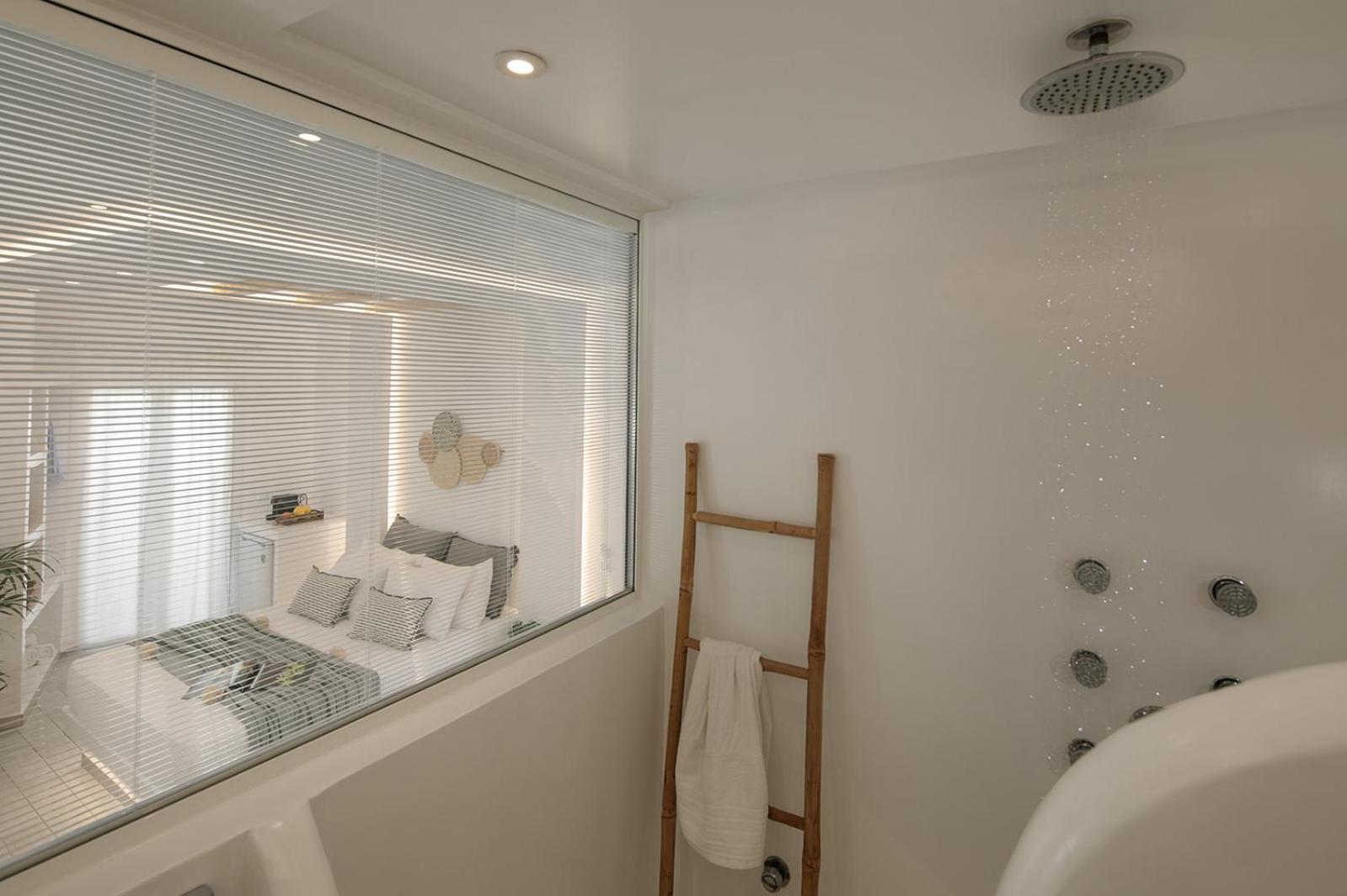 Superior Suite - Photo 8