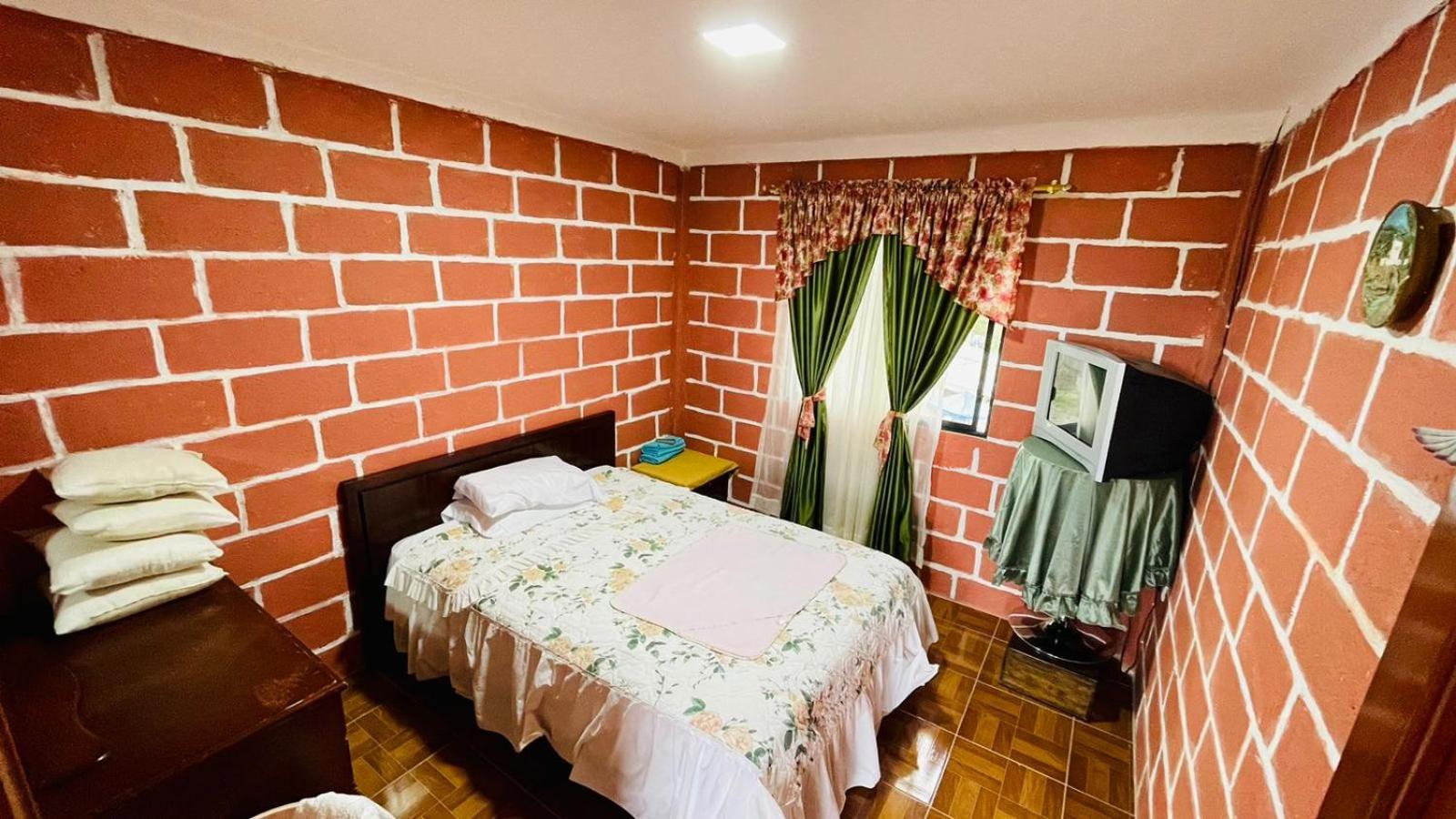 Double Room with Shared Bathroom photo 3