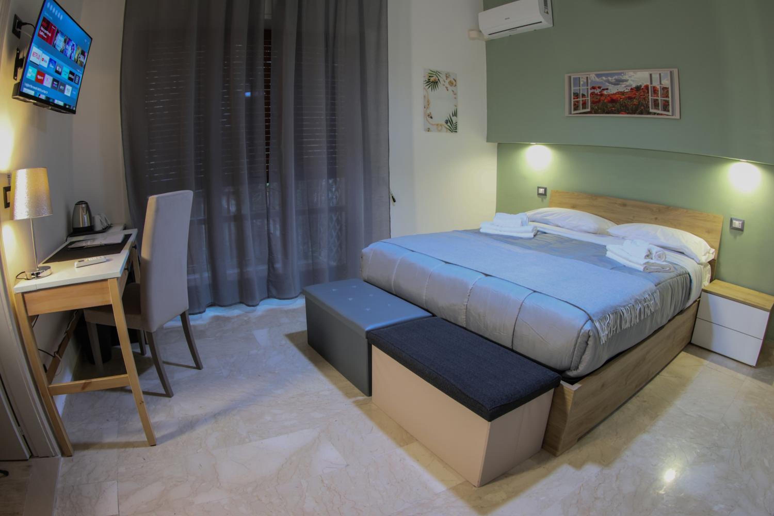 Double Room with Balcony photo 3