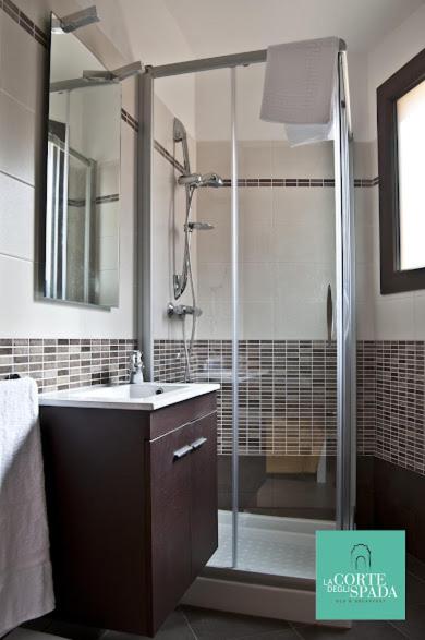 Deluxe Double Room with Balcony photo 3