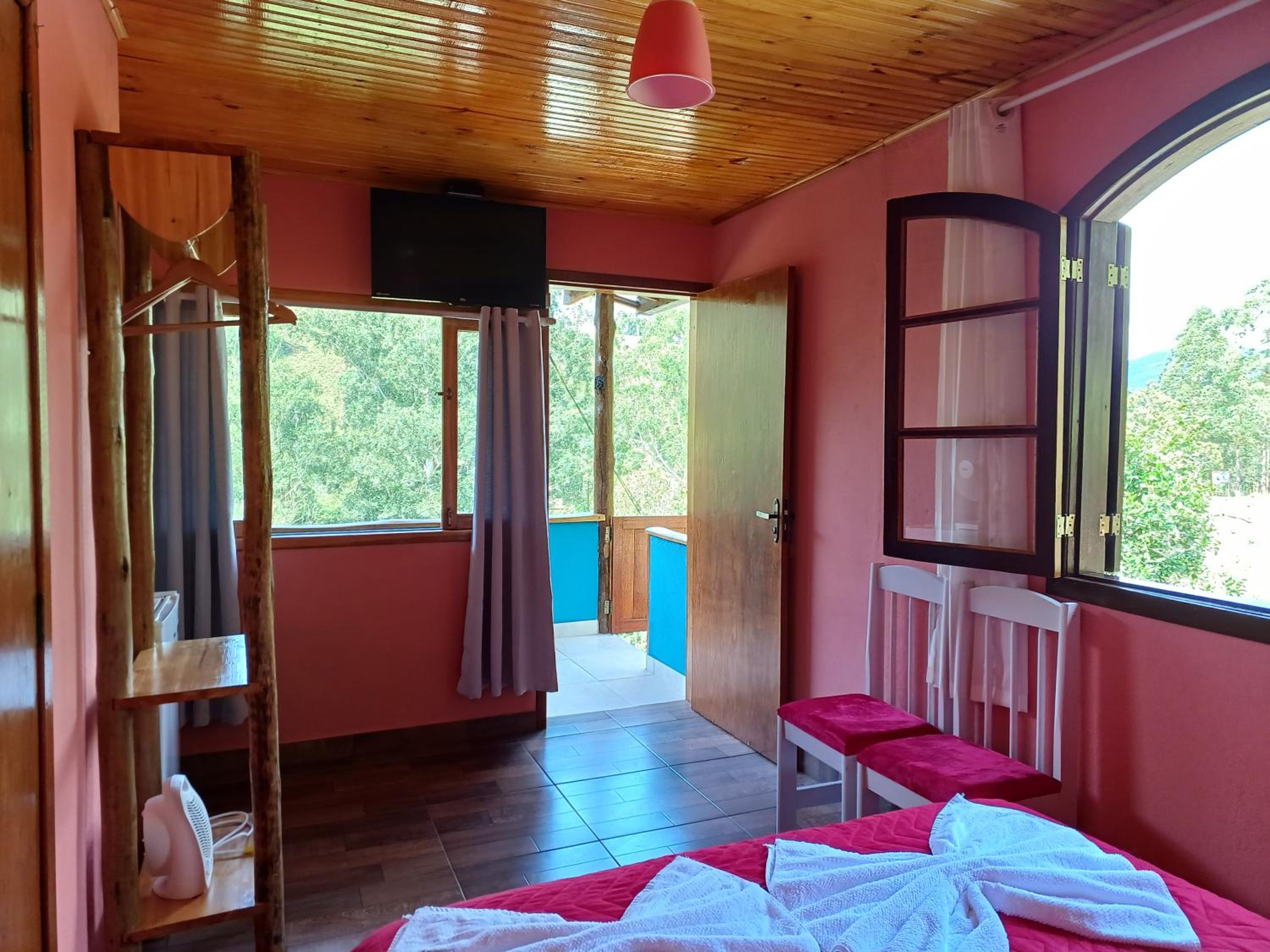 Suite with Balcony - Photo 12