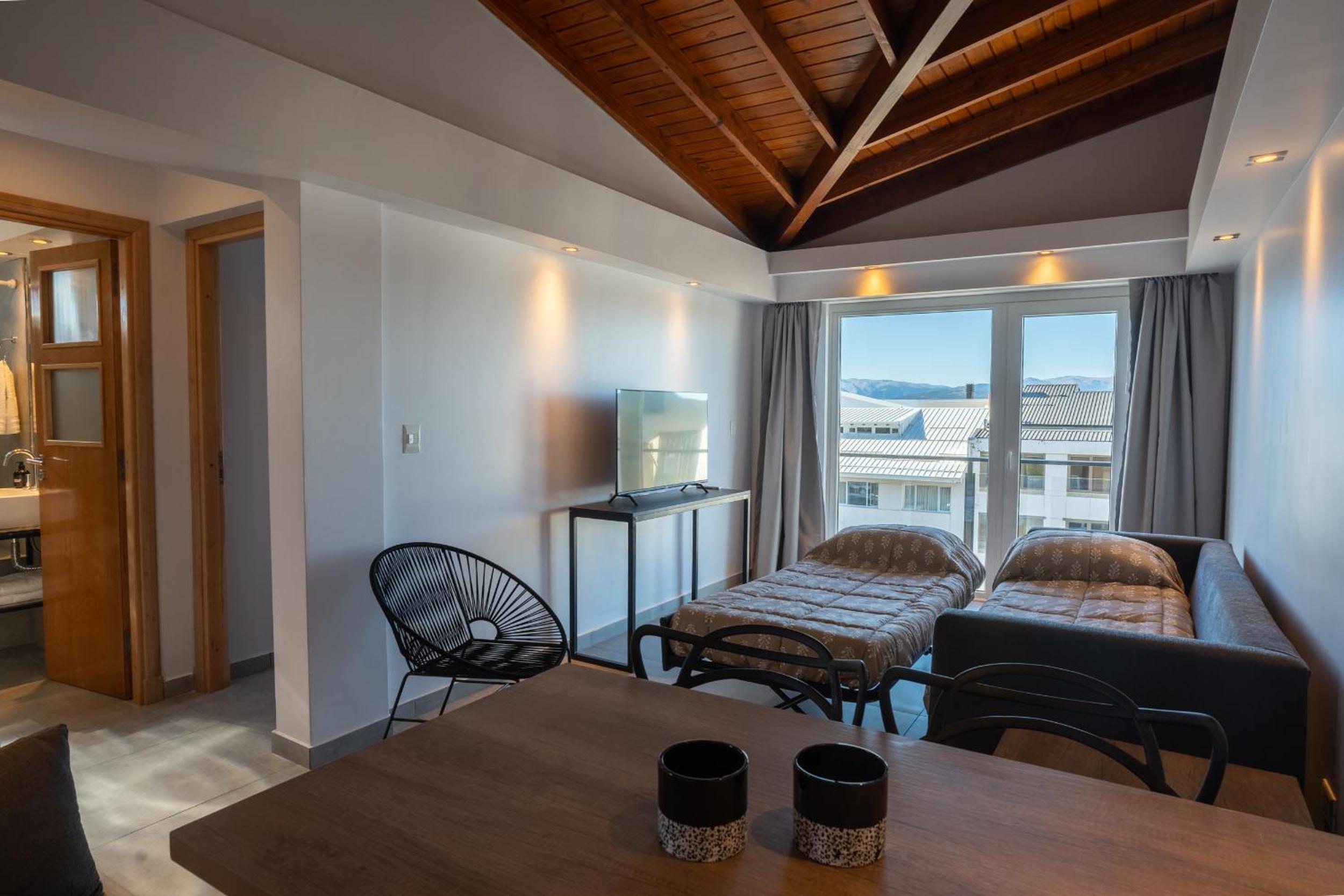Apartment with Balcony photo 2