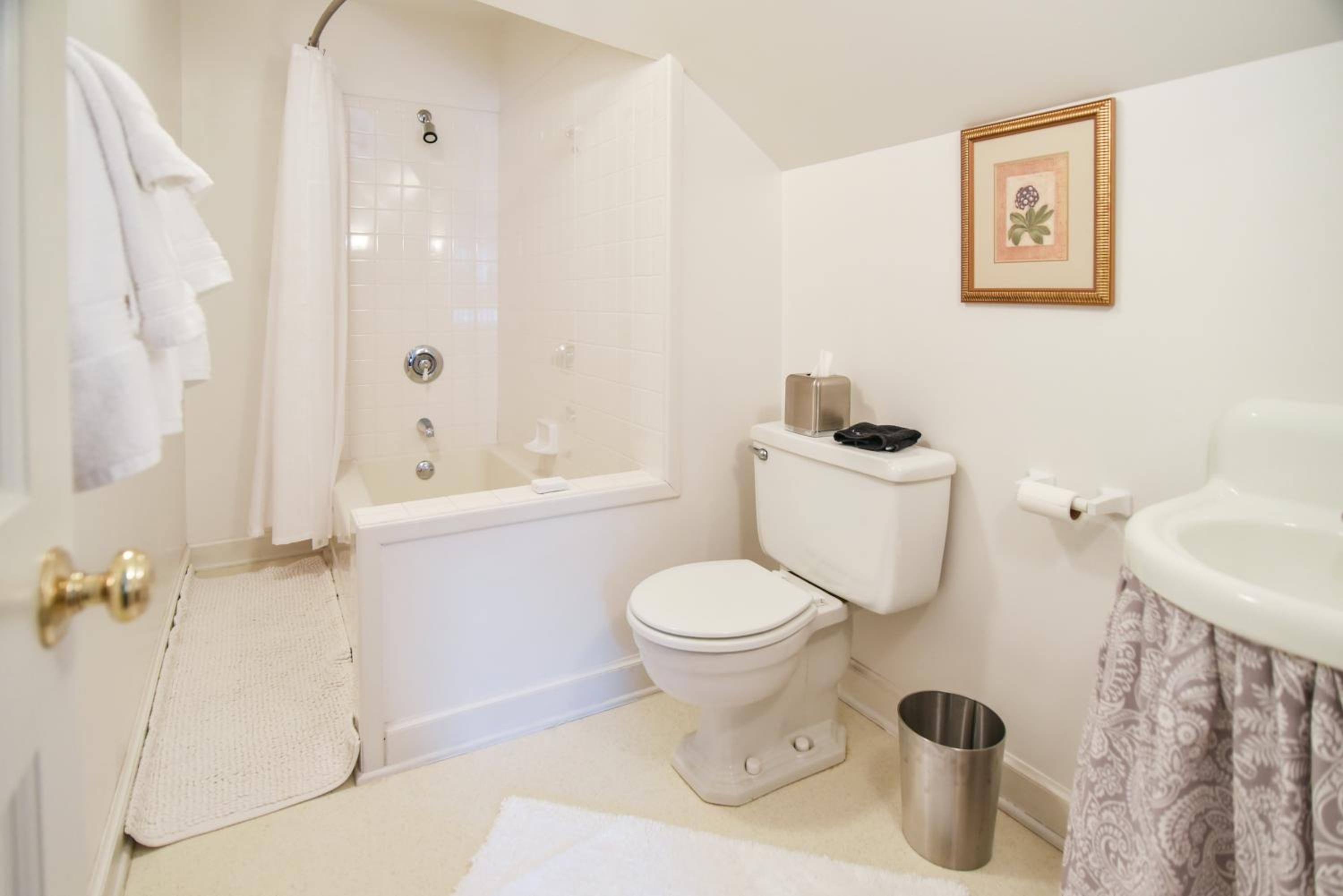 Double Room with Private Bathroom - Photo 11