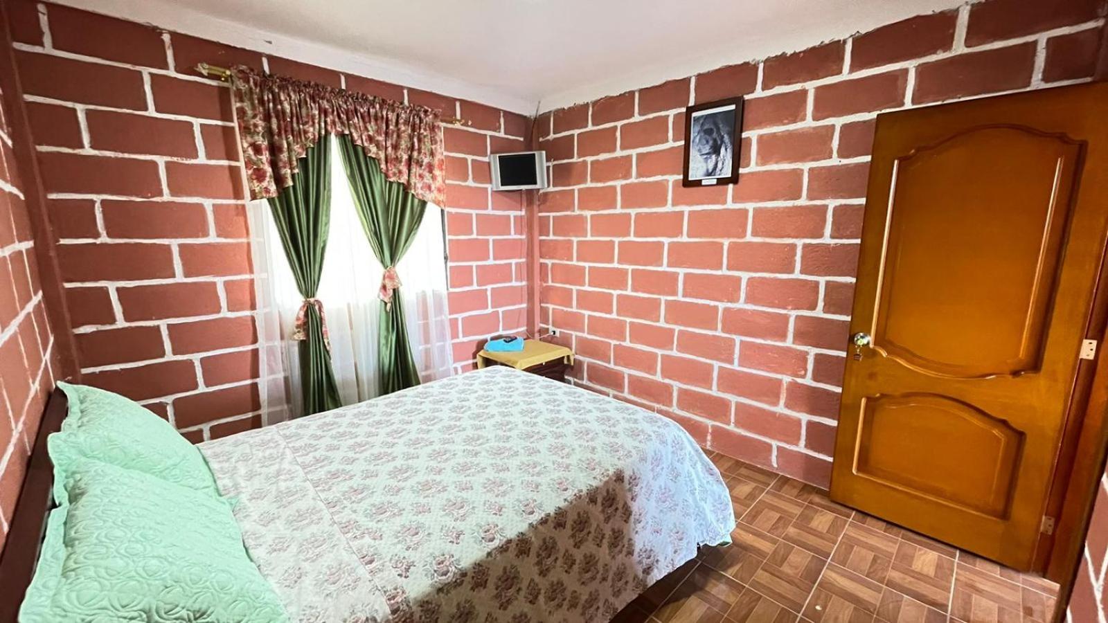 Double Room with Shared Bathroom photo 1