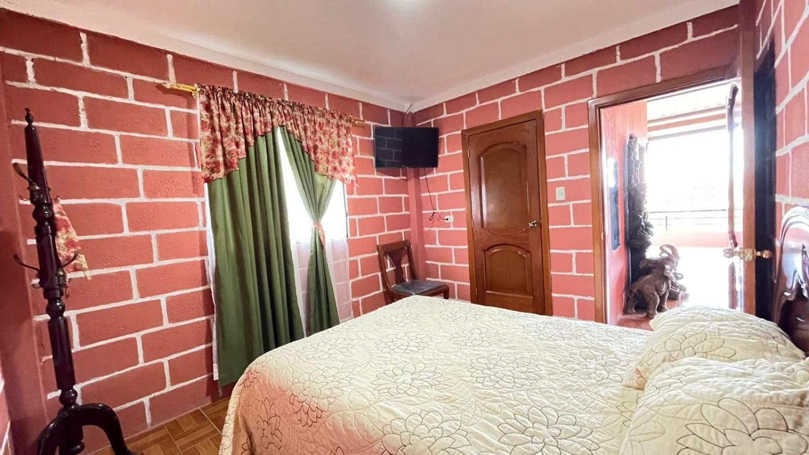 Double Room with Private Bathroom photo 2