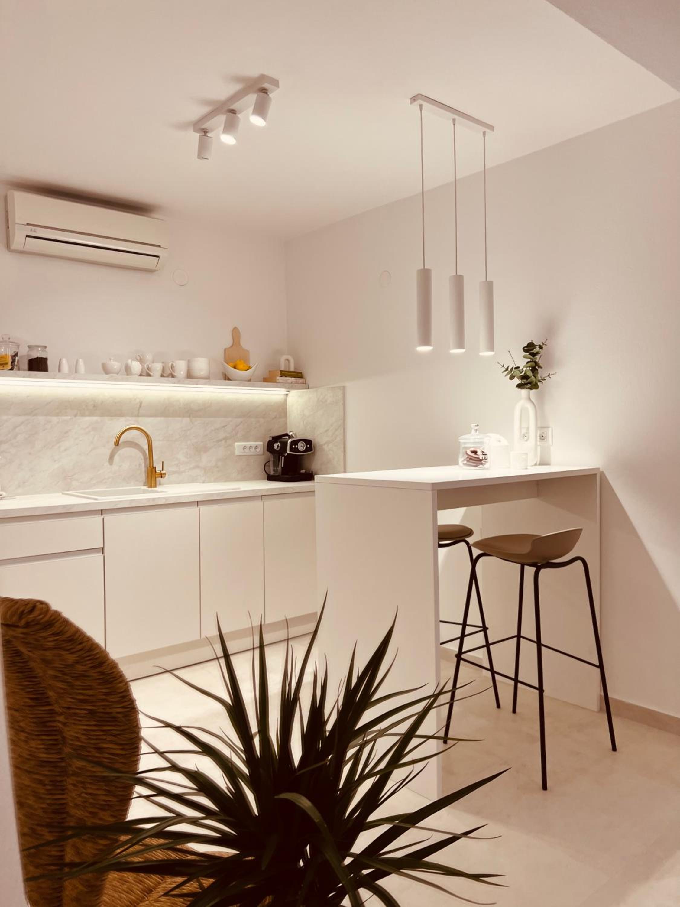 Studio Apartment - Photo 6