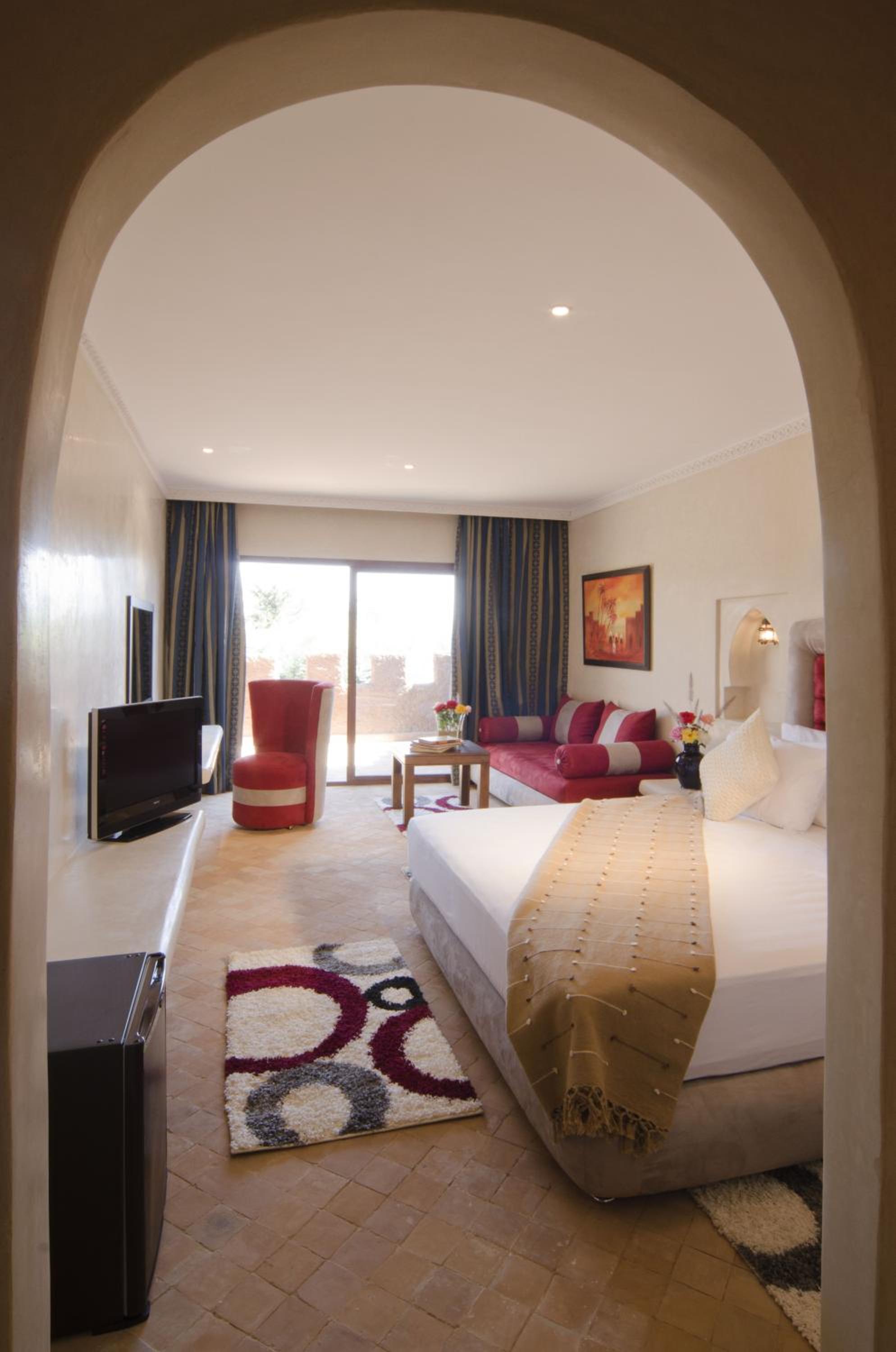 Deluxe Double Room (2 Adults + 1 Child)
