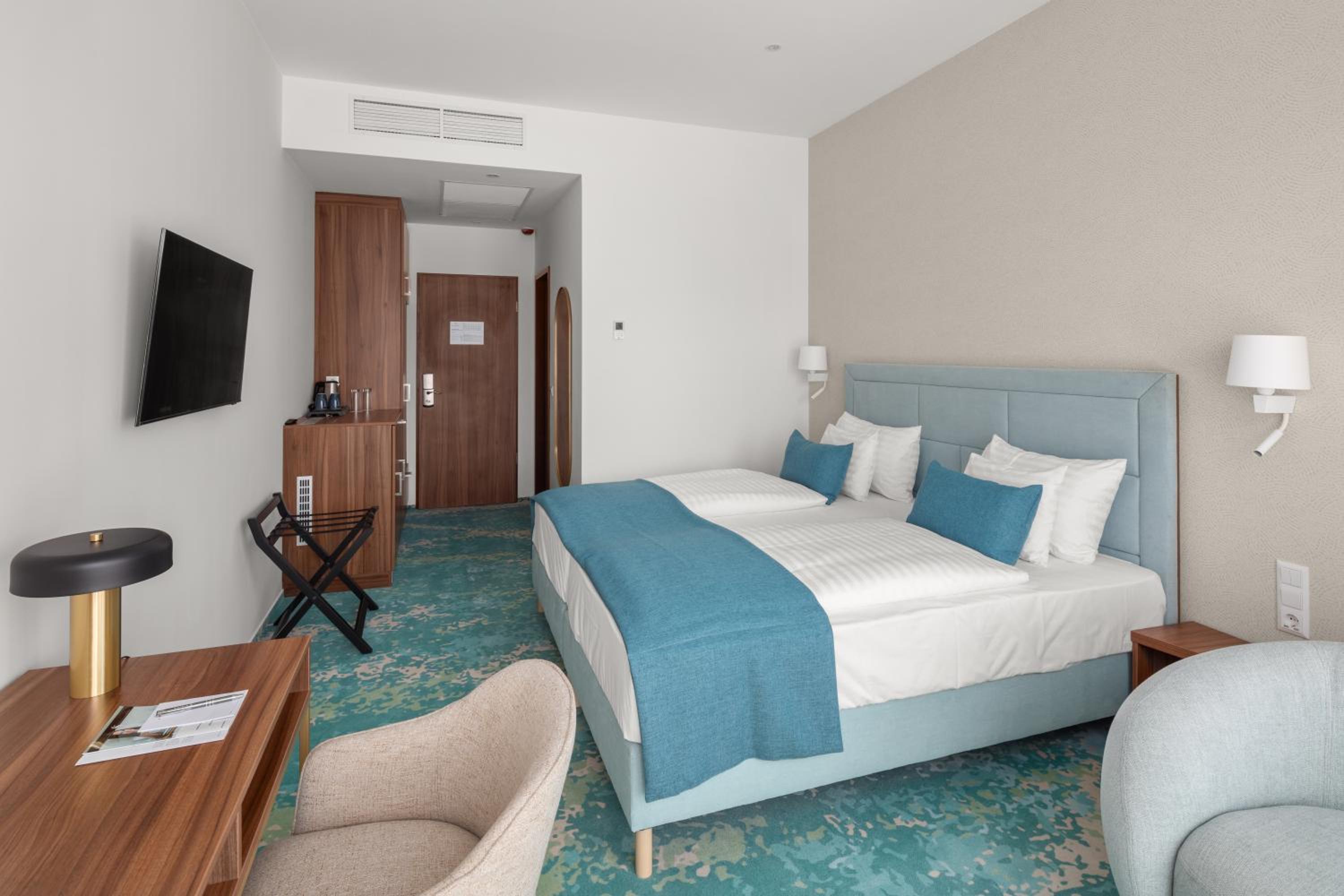Standard Double or Twin Room with Balcony - Photo 1