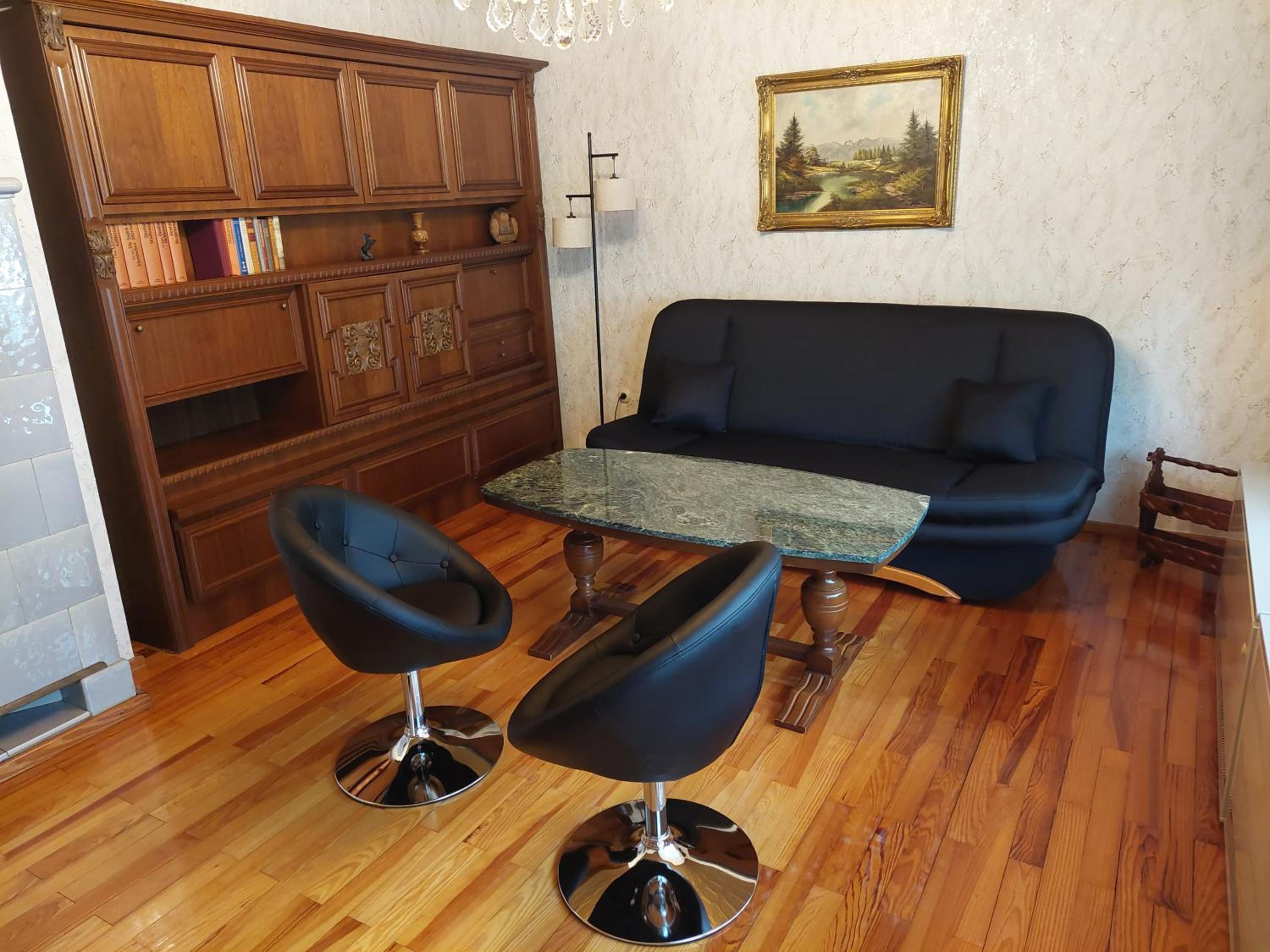 Two-Bedroom Apartment - Photo 19