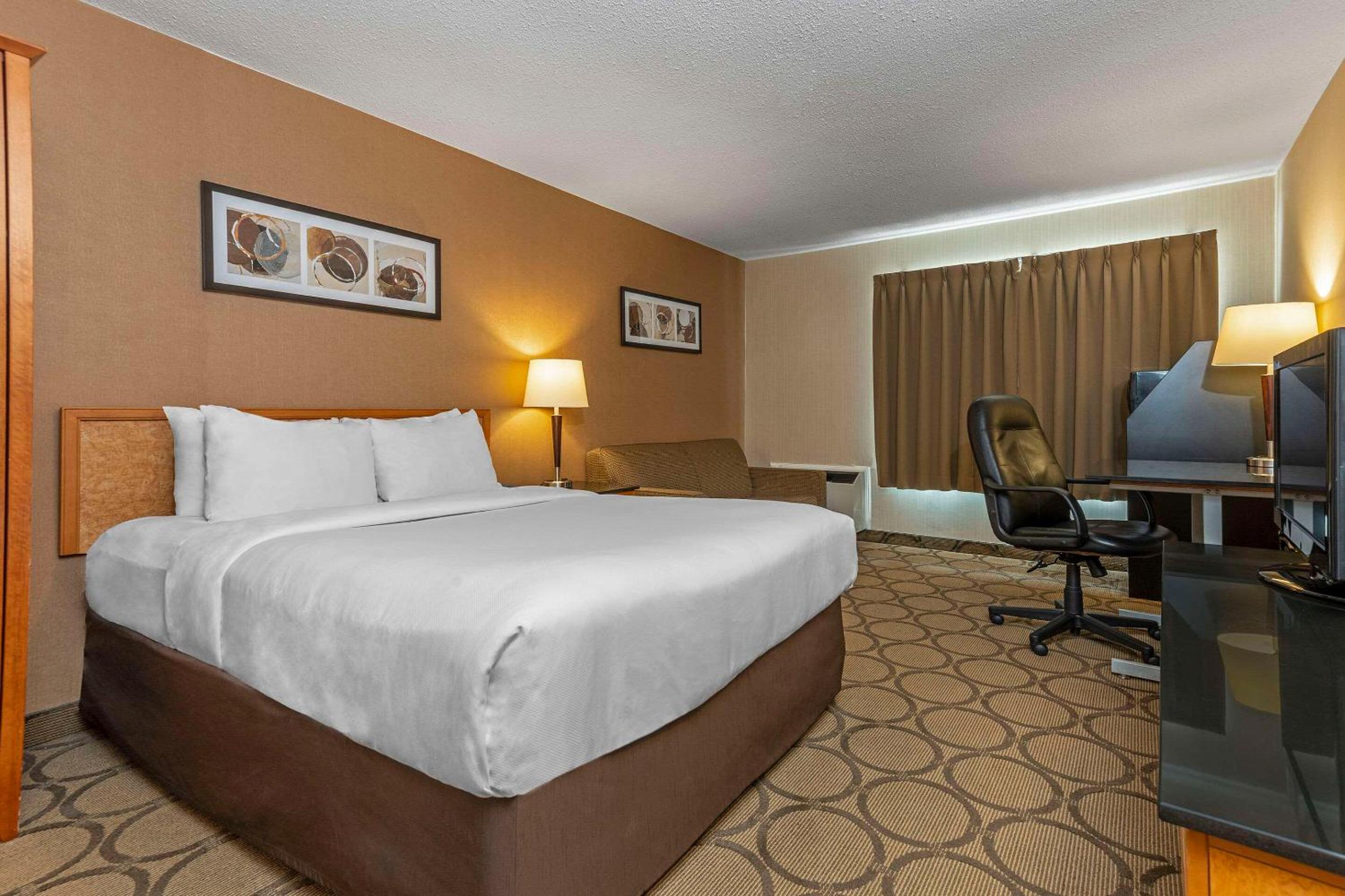 Standard Queen Room - Photo 6