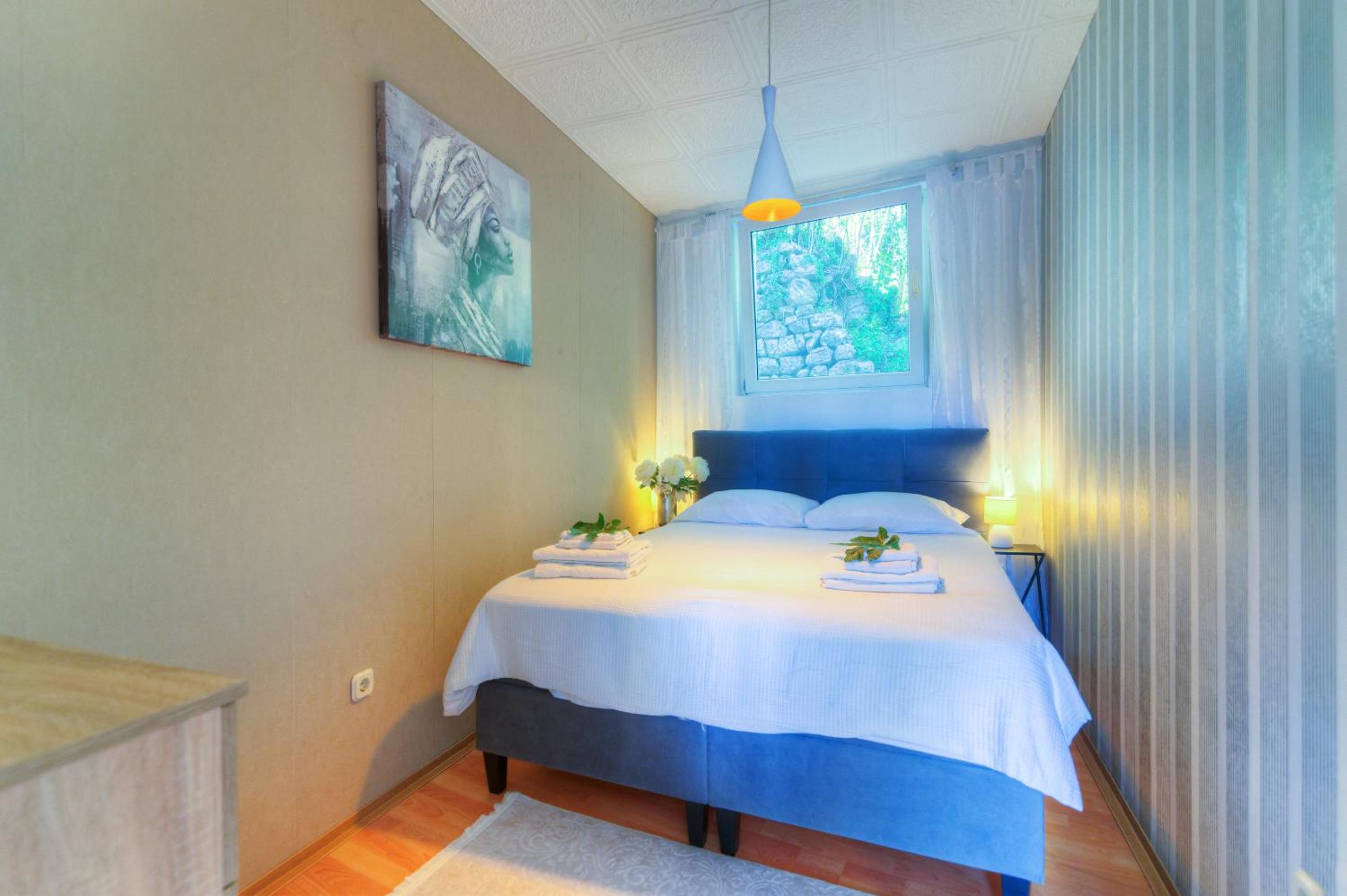 Villa - Photo 1
