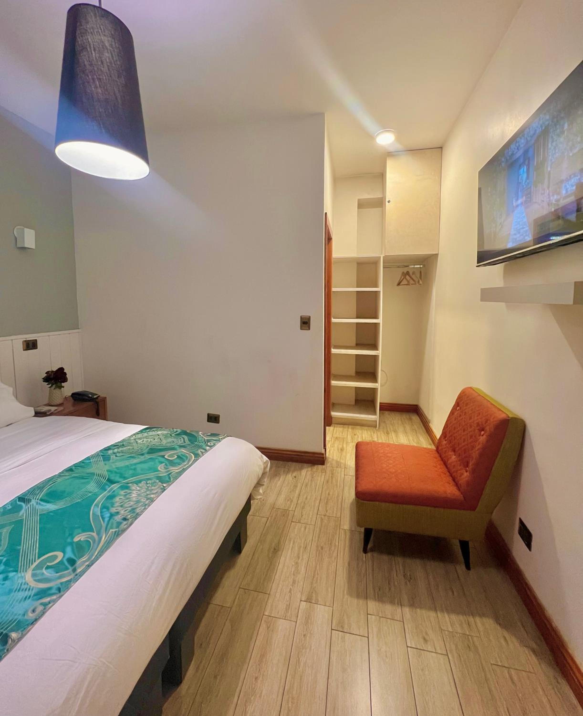 Budget Double Room photo 3