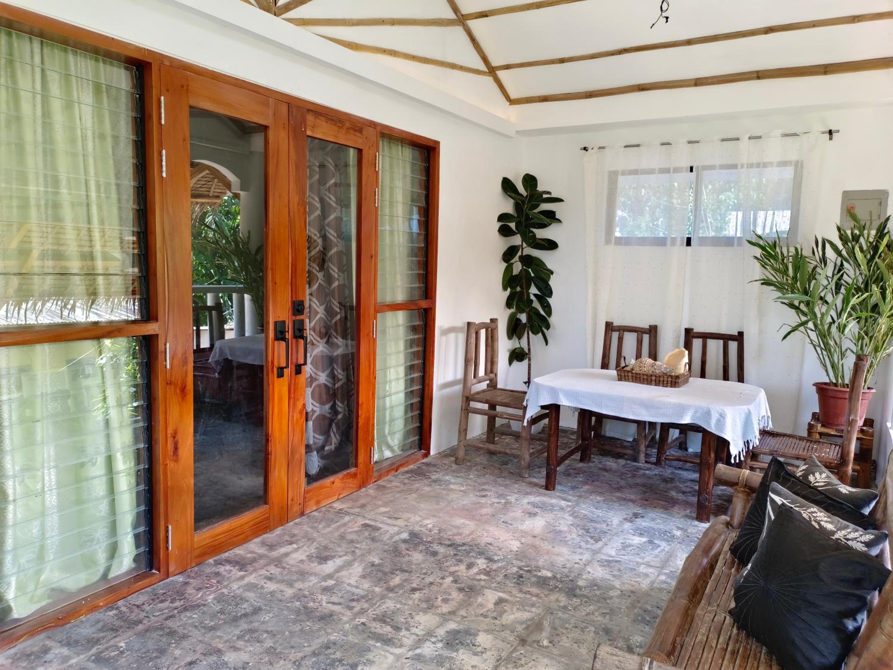 Quadruple Room with Balcony - Photo 2