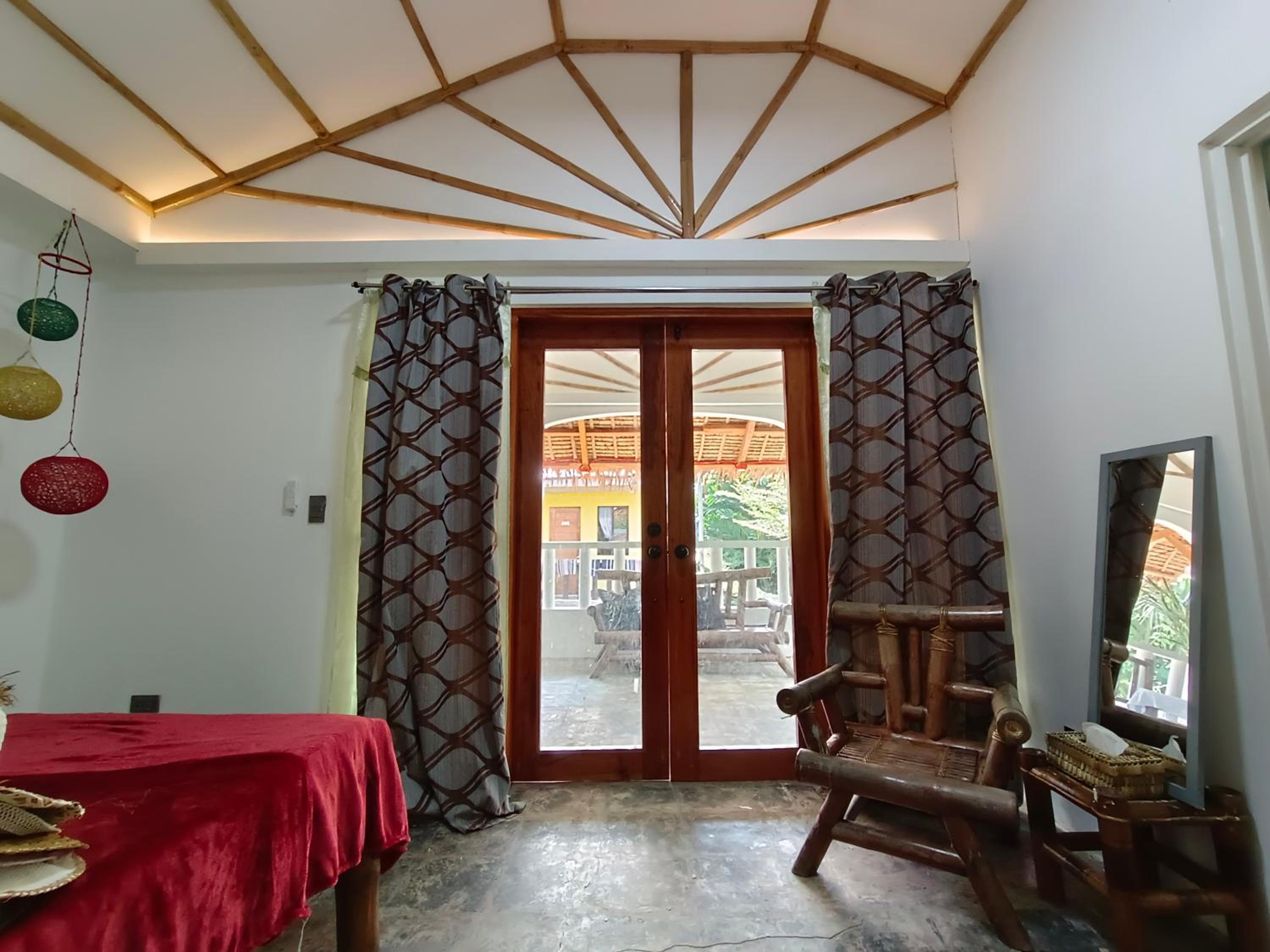 Quadruple Room with Balcony - Photo 6