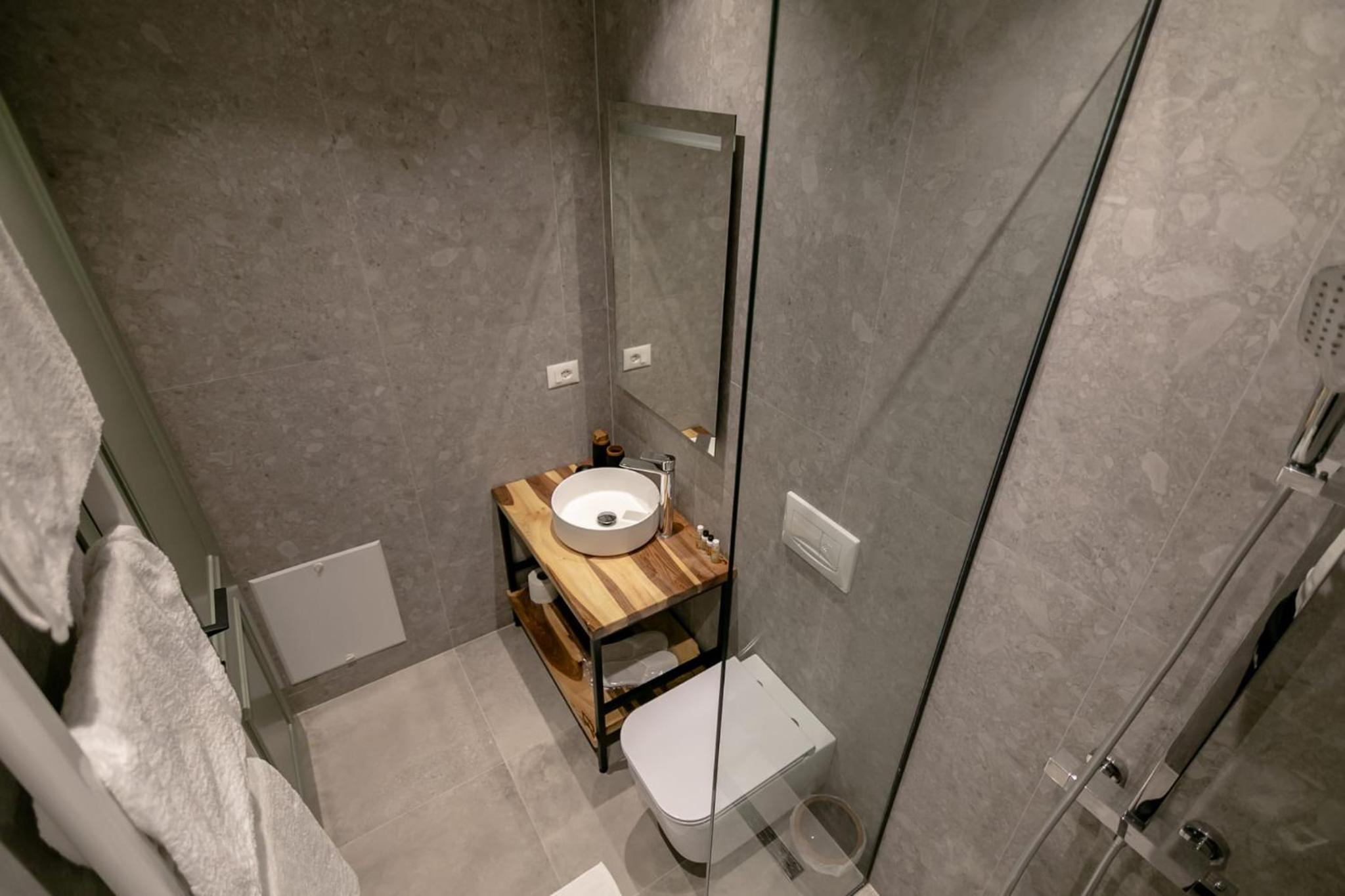 Deluxe Double Room with Balcony photo 2