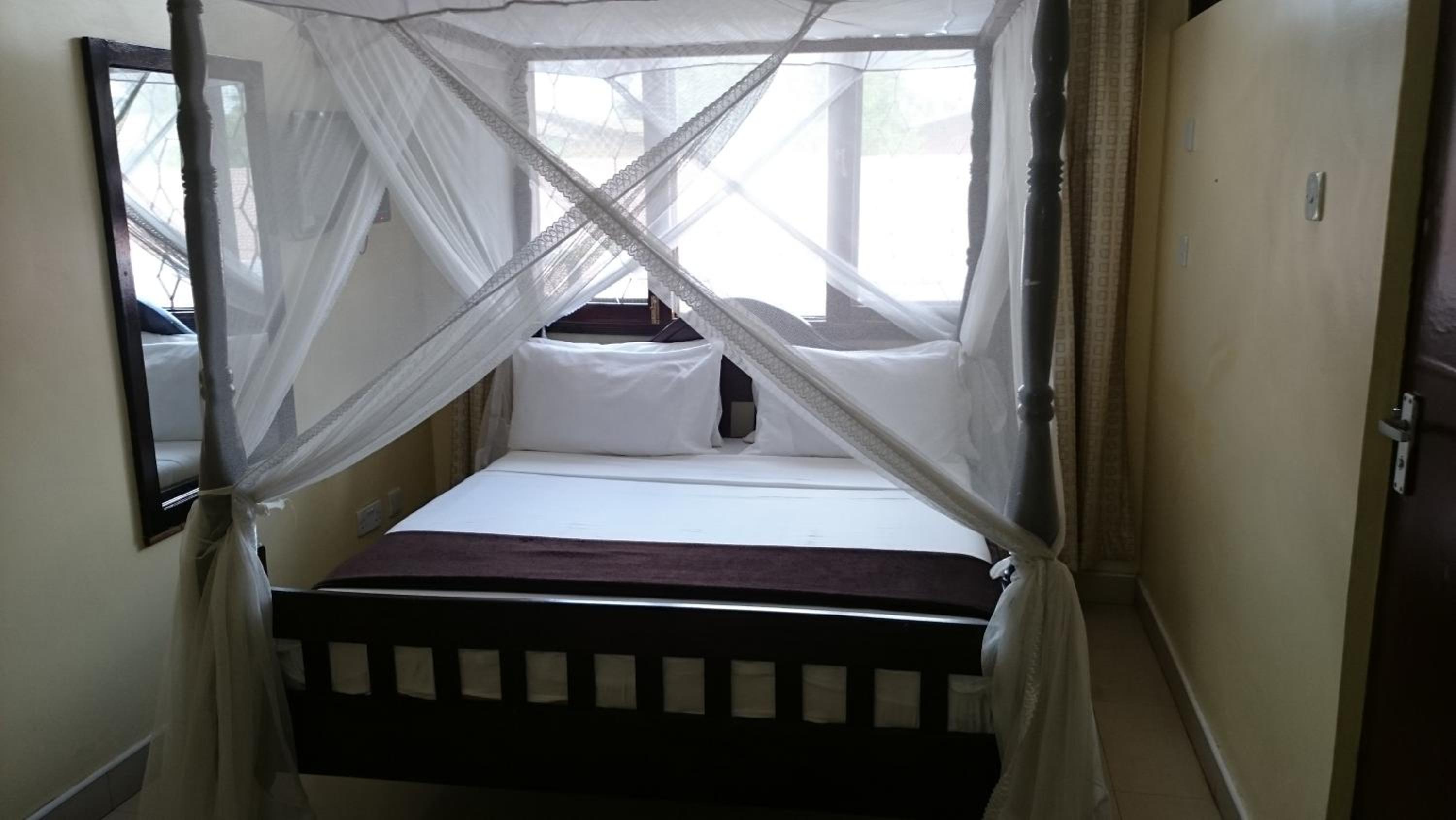Deluxe Double or Twin Room - Photo 4
