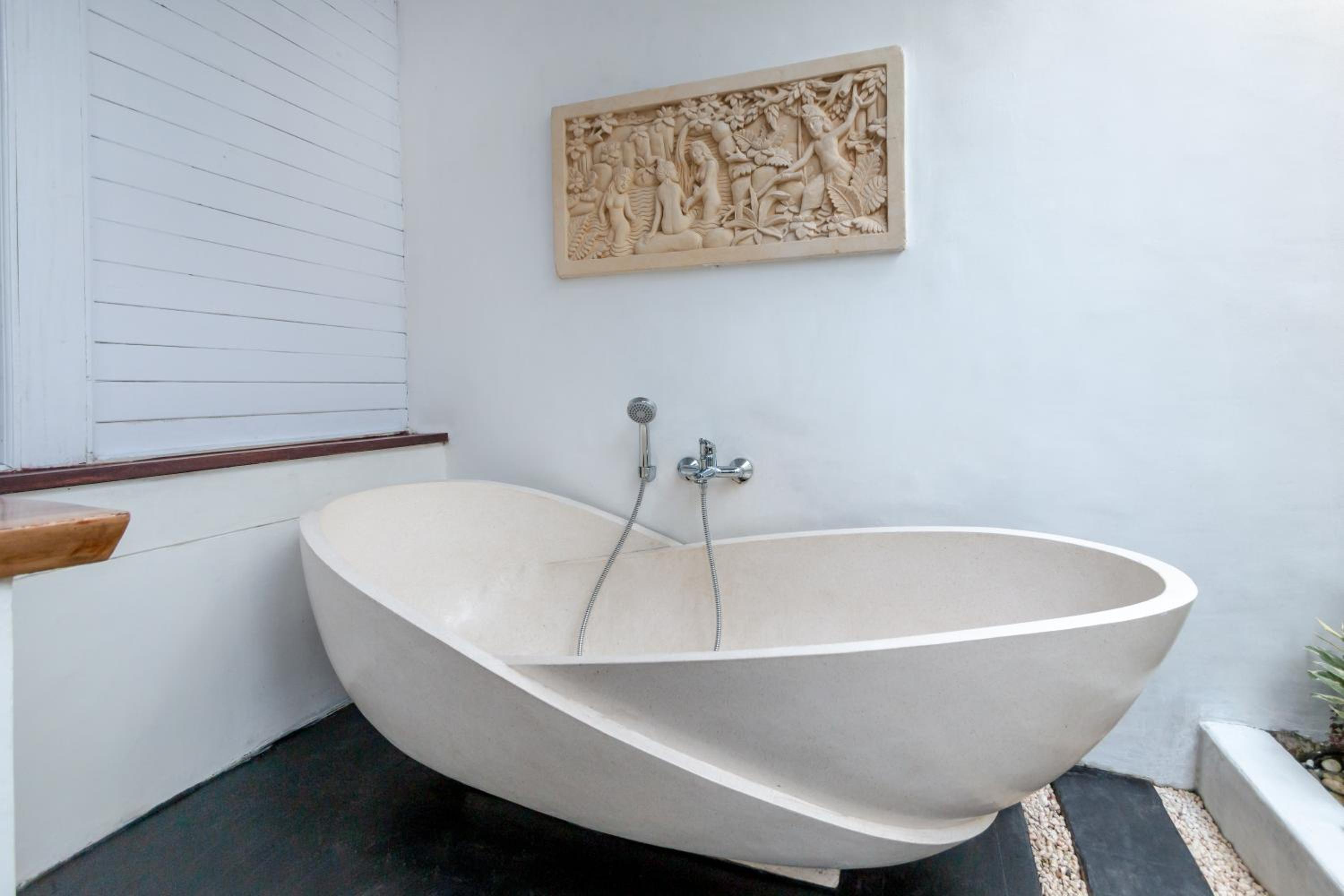 King Suite with Pool View - Photo 14