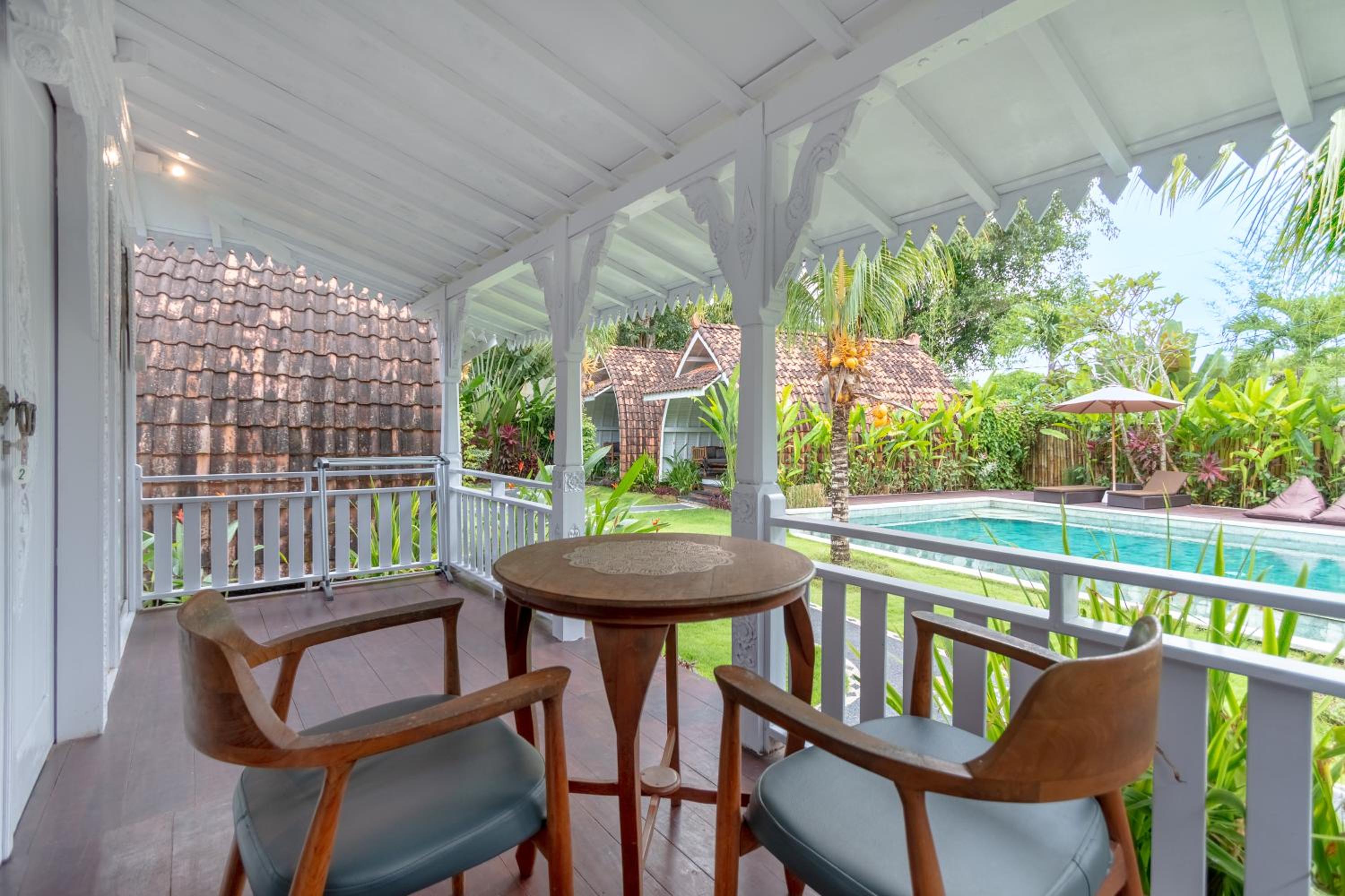 King Suite with Pool View - Photo 6