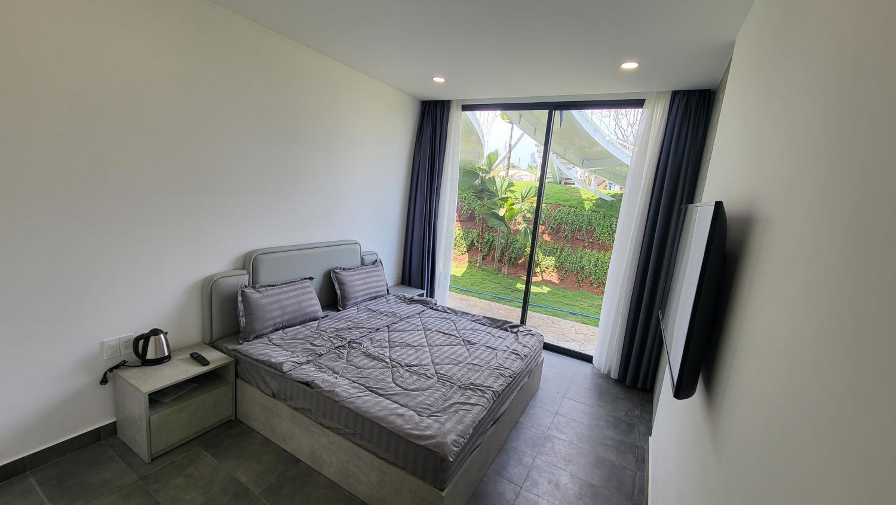Three-Bedroom Apartment photo 1