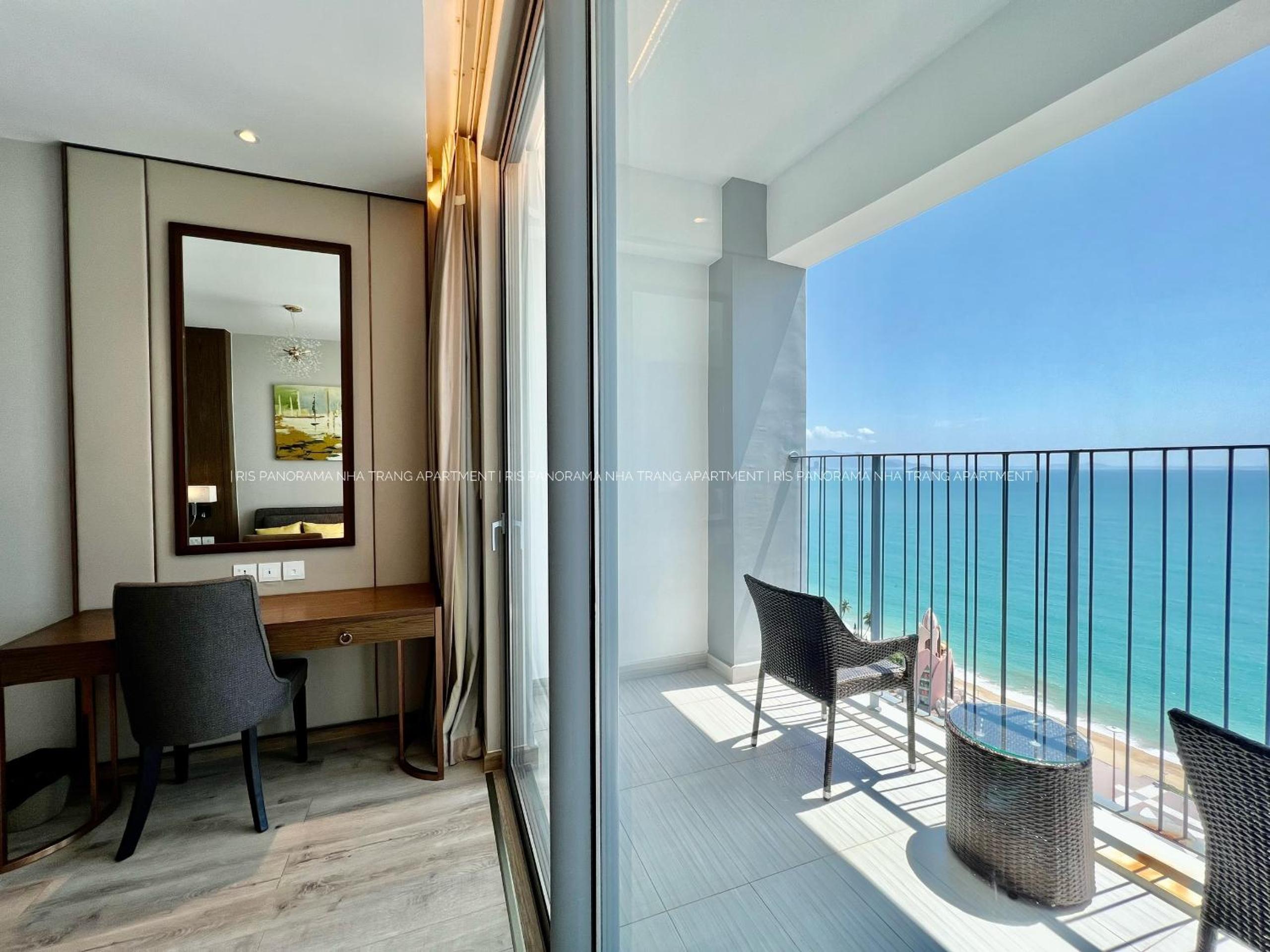 King Room with Sea View - Photo 2