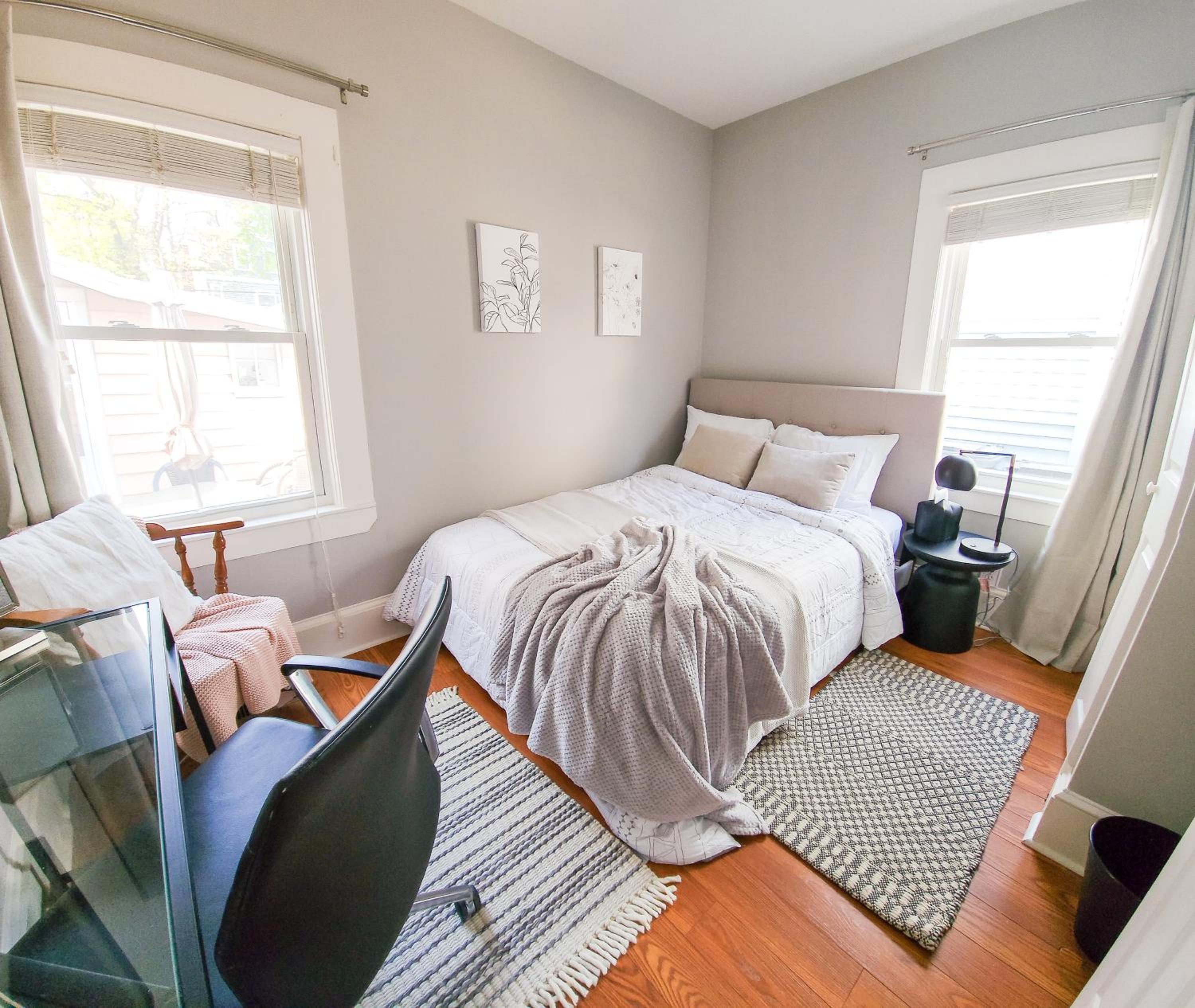 Three-Bedroom Apartment photo 3