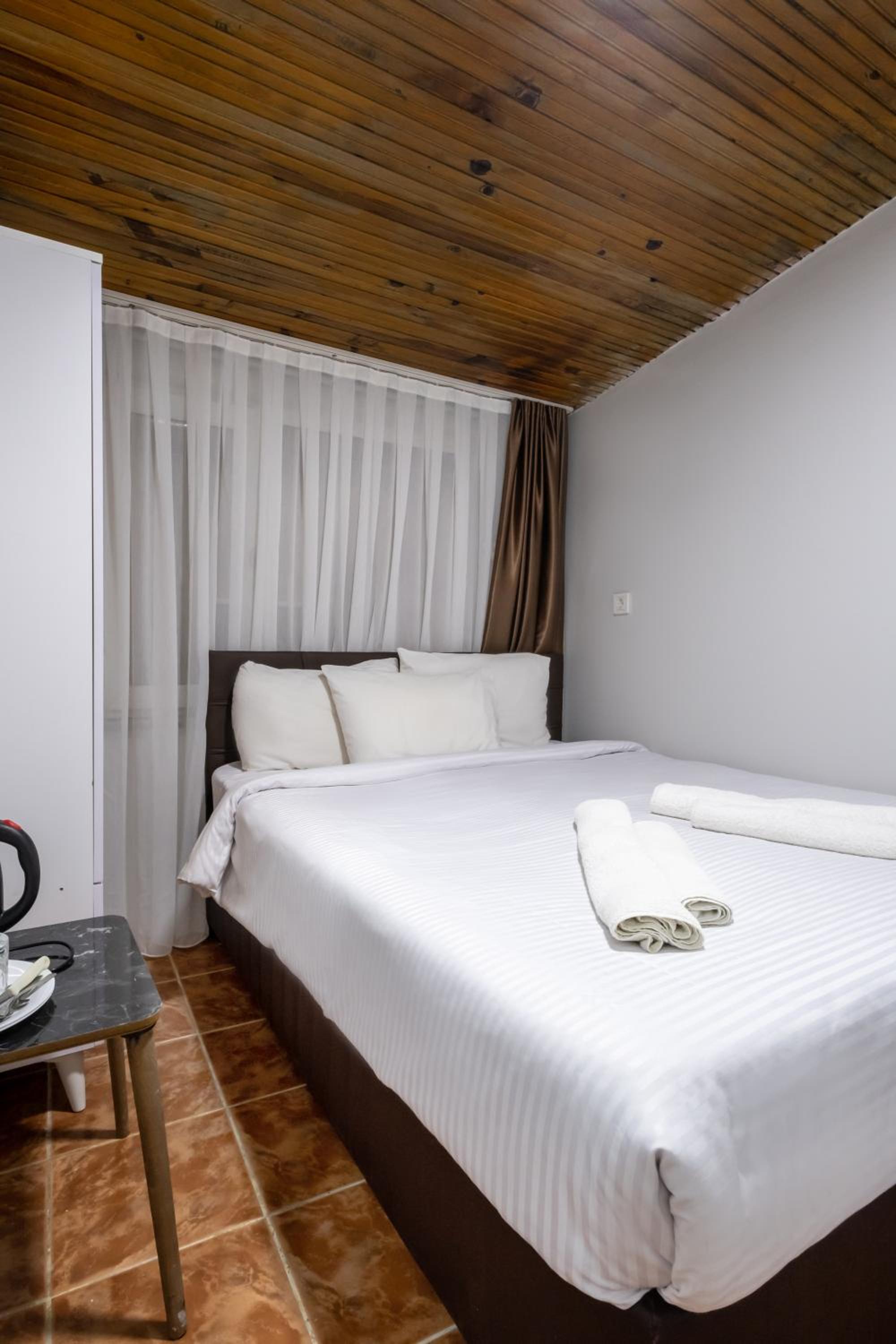 Budget Double Room photo 3