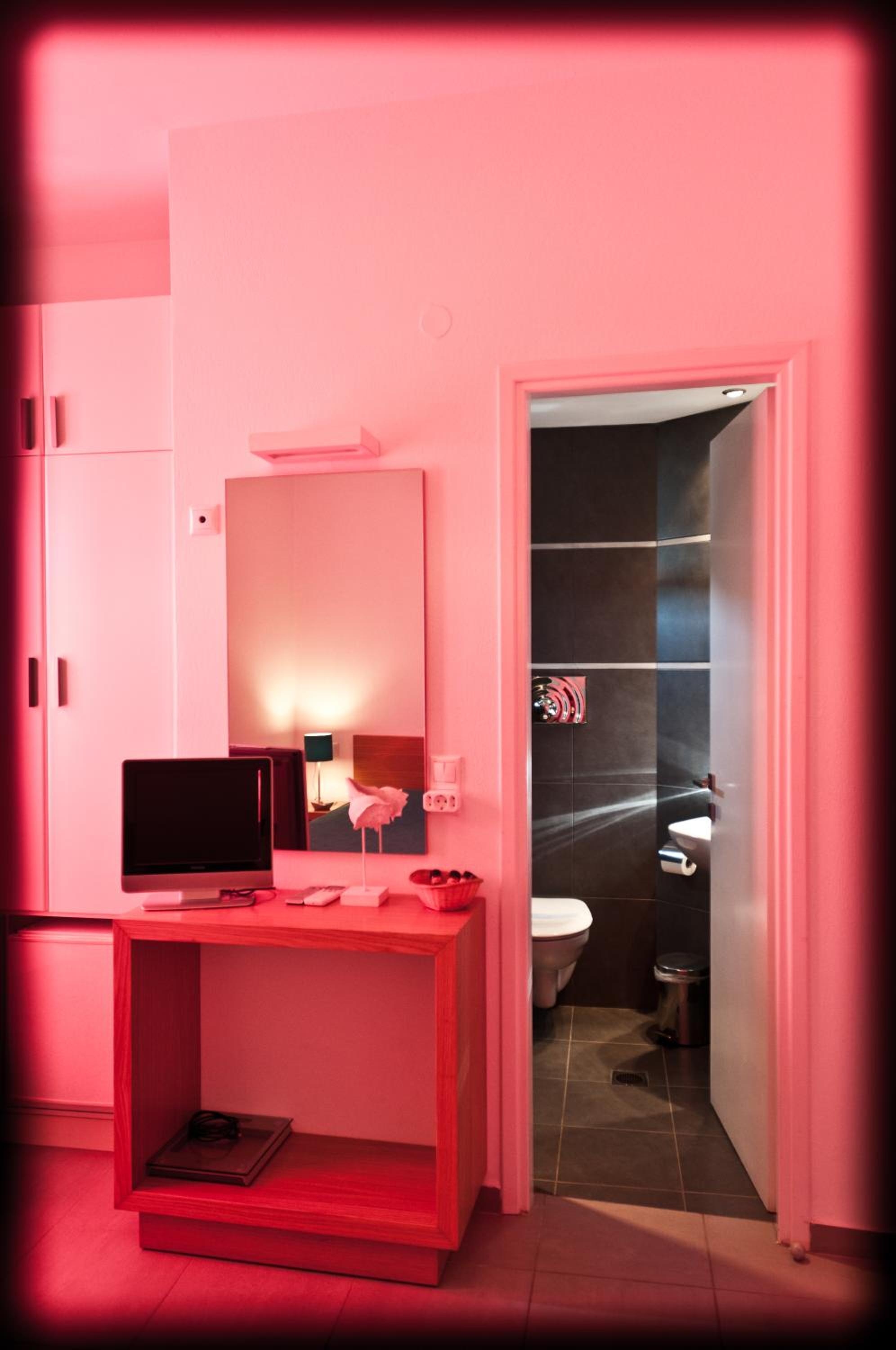 Economy Twin Room photo 3