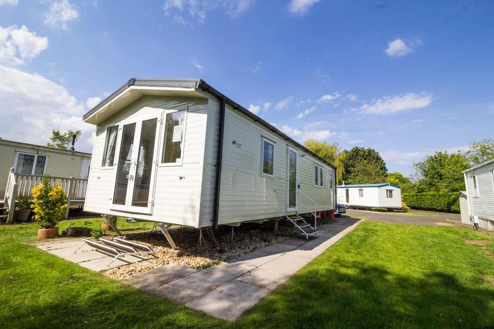 Mobile Home photo 2