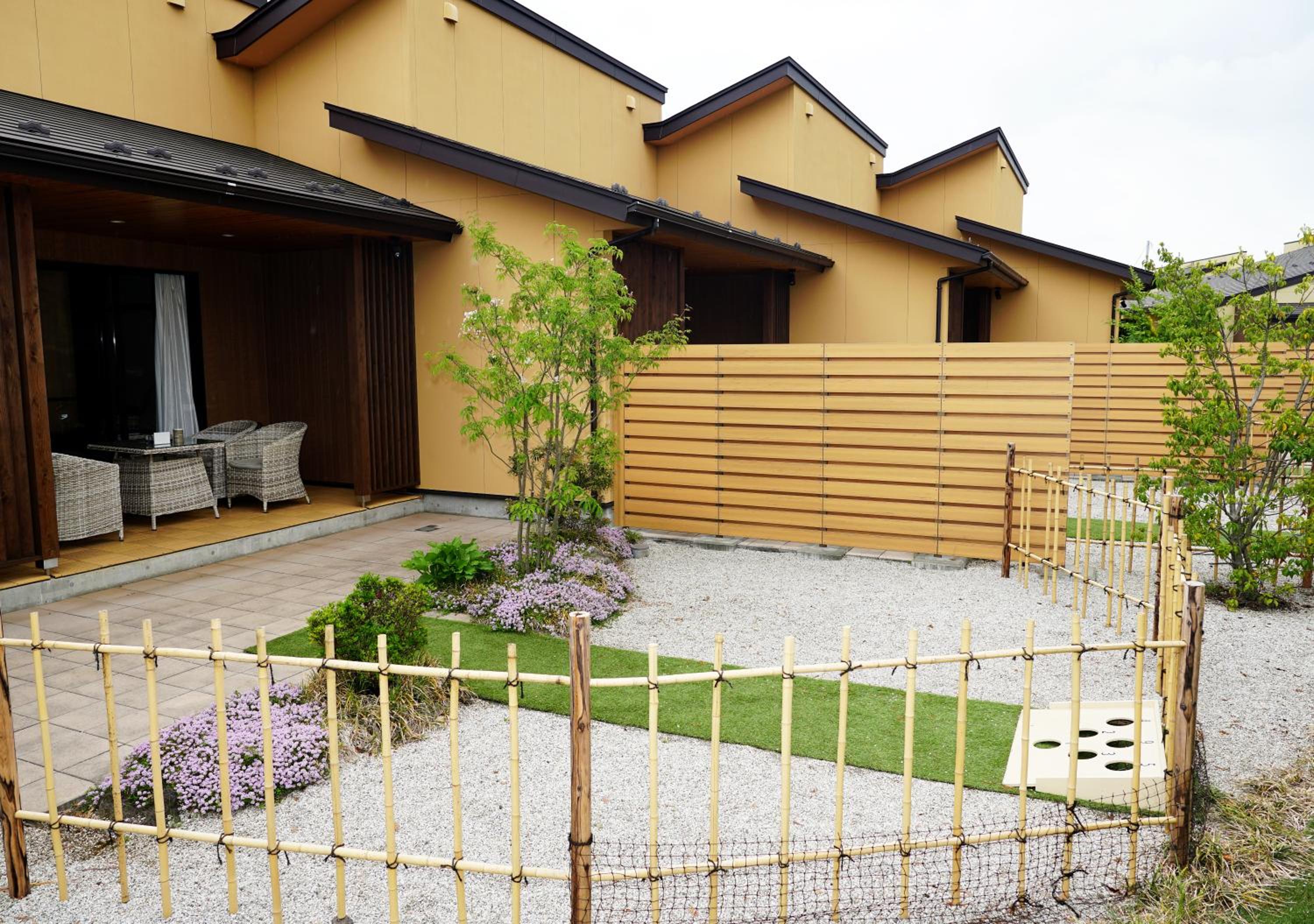 Twin Bed Room with Tatami Area with Mountain view