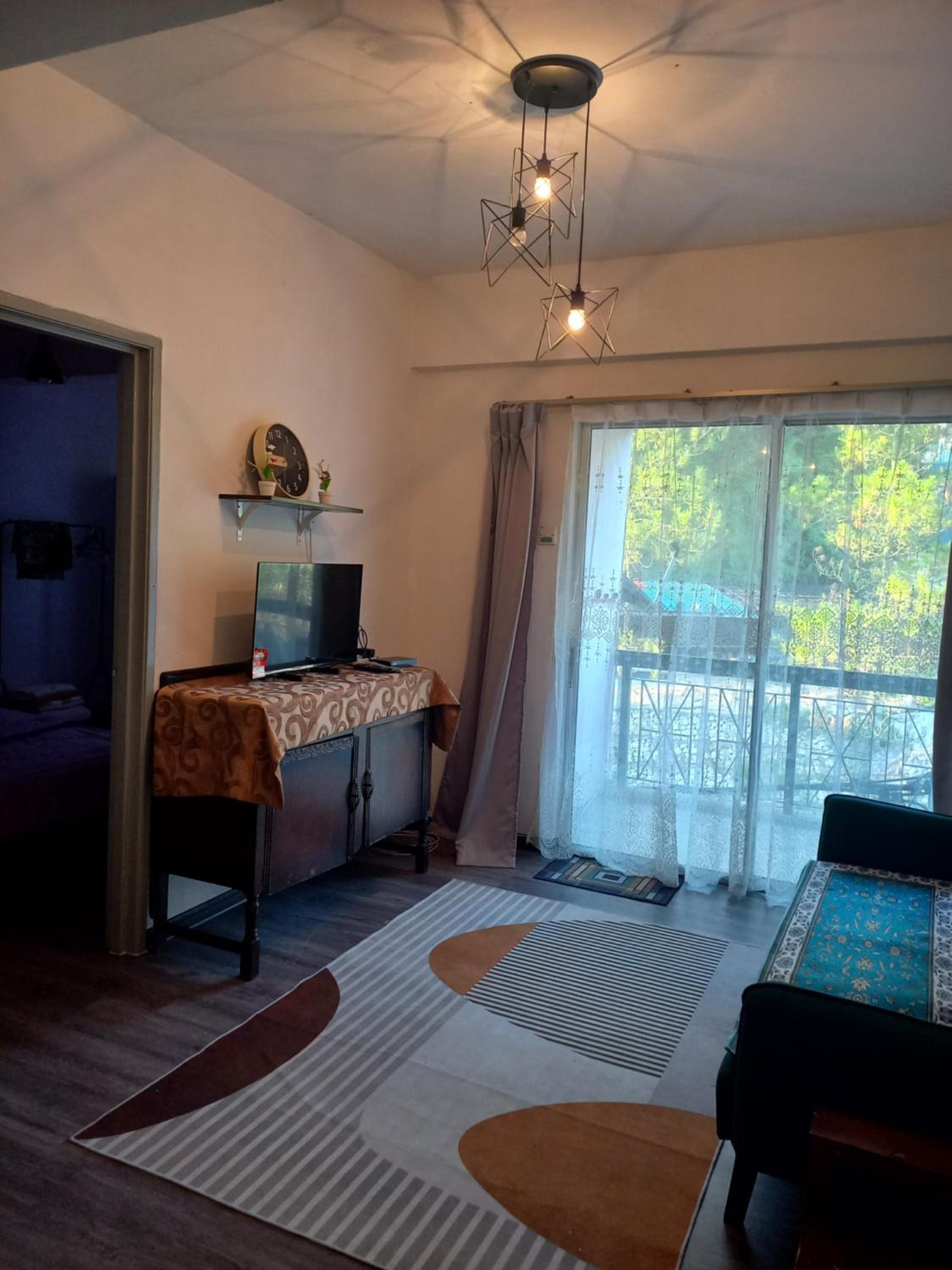 Apartment with Balcony photo 2
