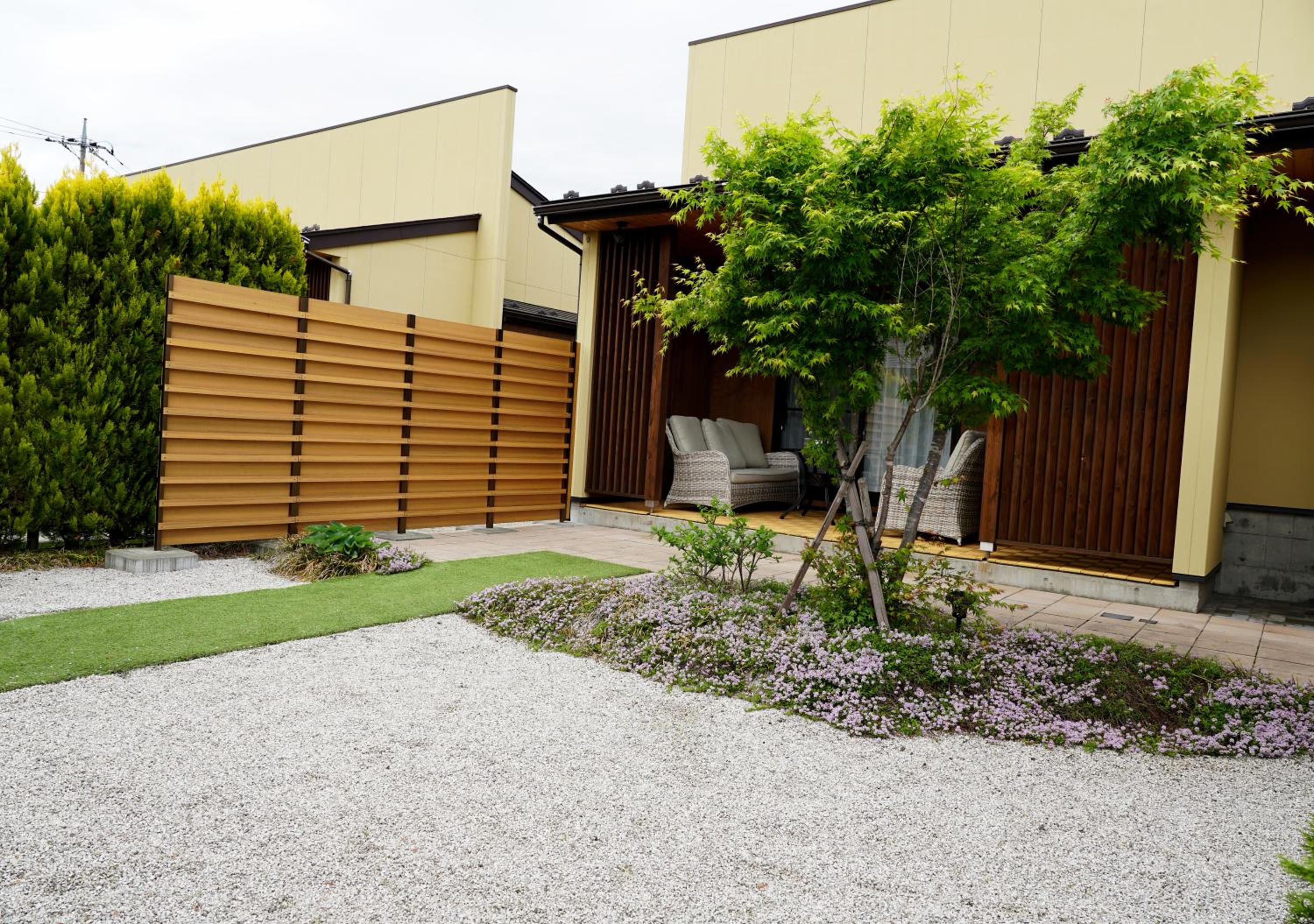 King Bed Room with Tatami Area