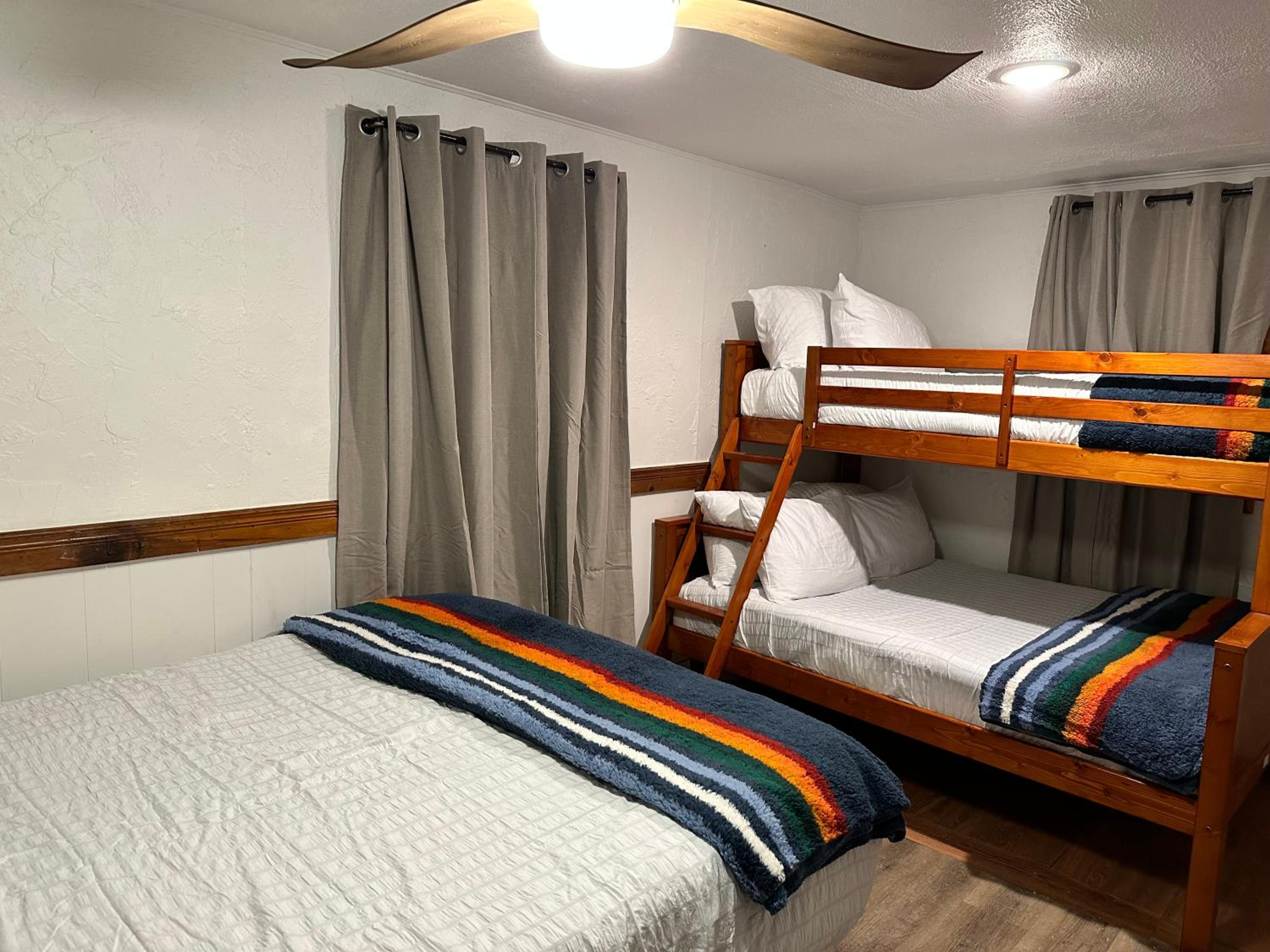 Deluxe Family Suite - Photo 1
