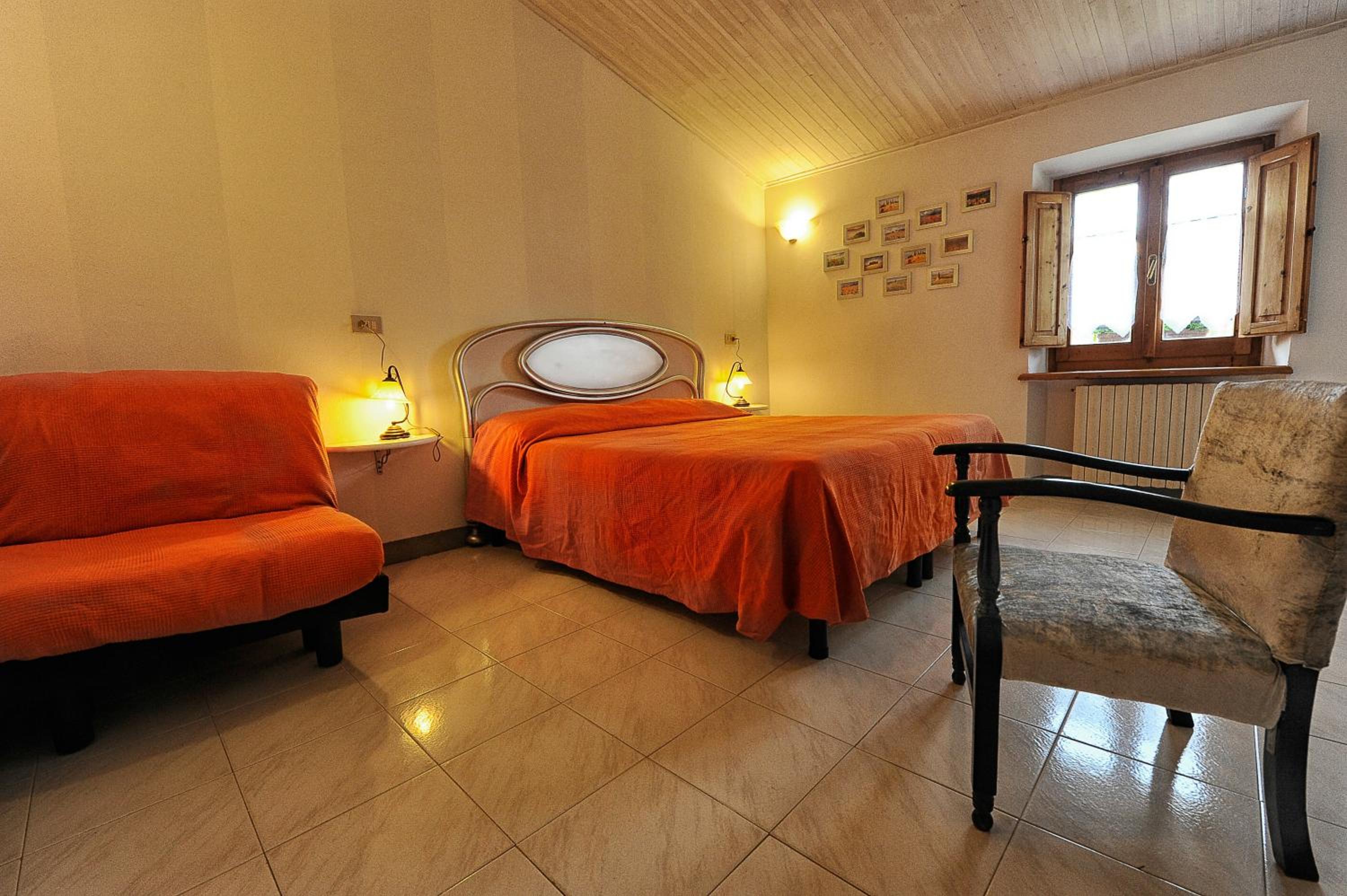 Double Room - Photo 6