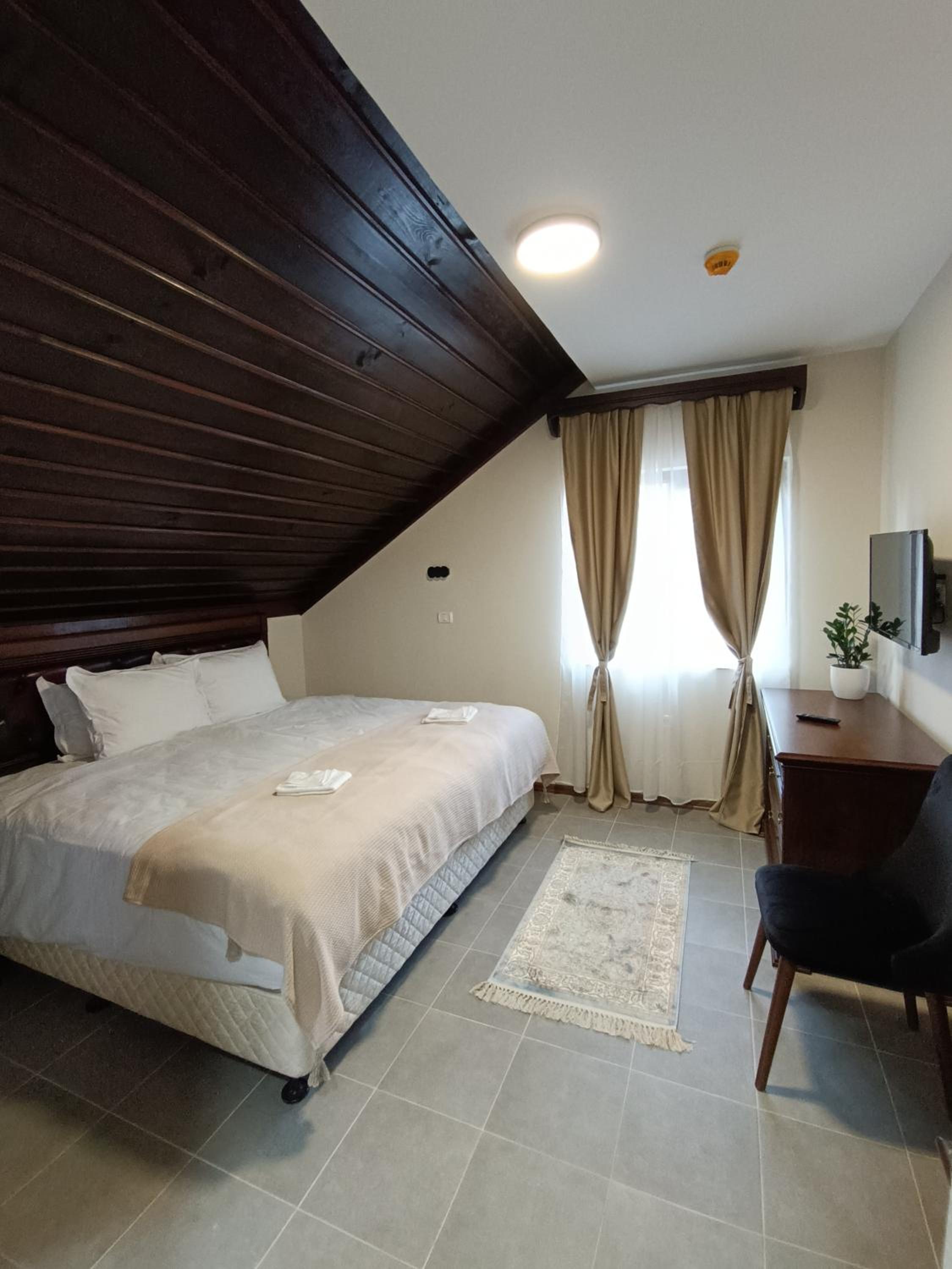 Double Room with Balcony photo 3