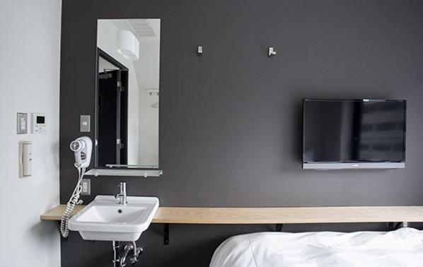 Double Room with Shared Bathroom photo 2