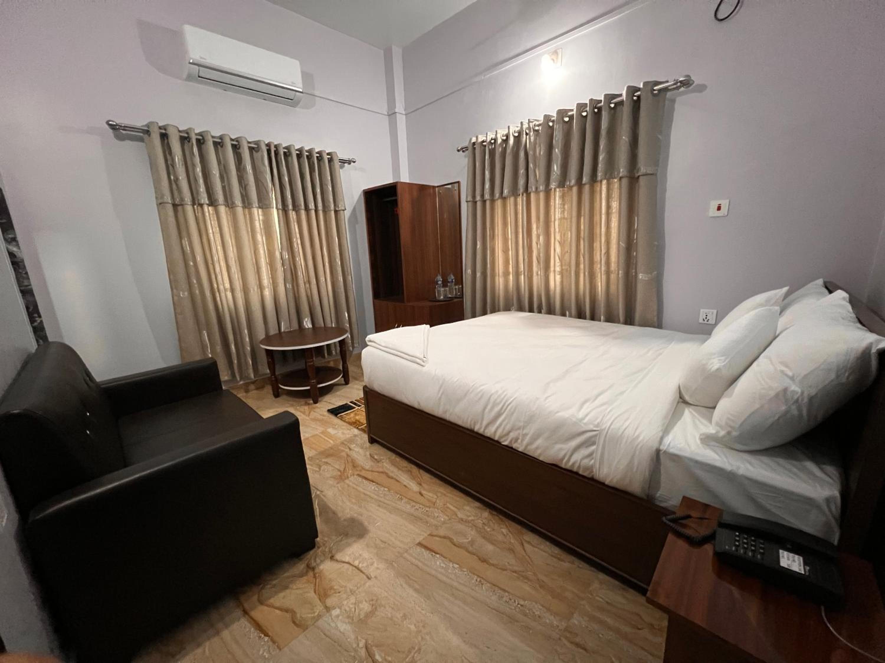 Single Room photo 2