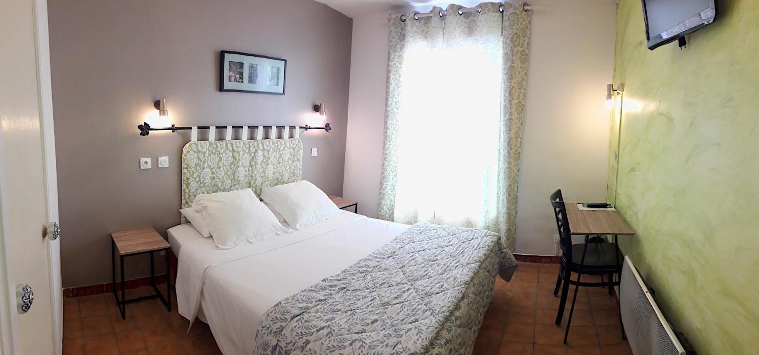 Double Room with Private Bathroom - Photo 3