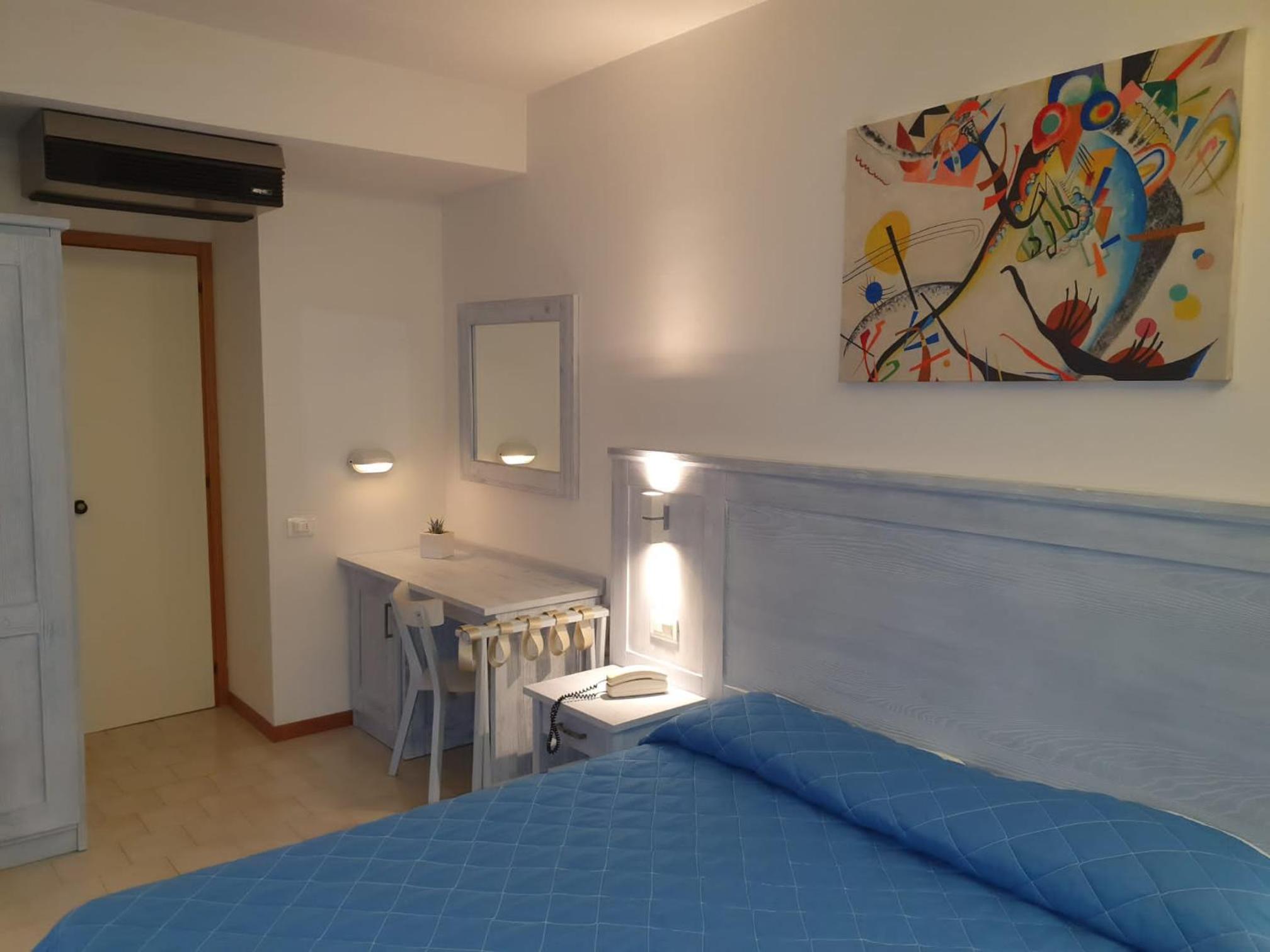 Large Single Room photo 1