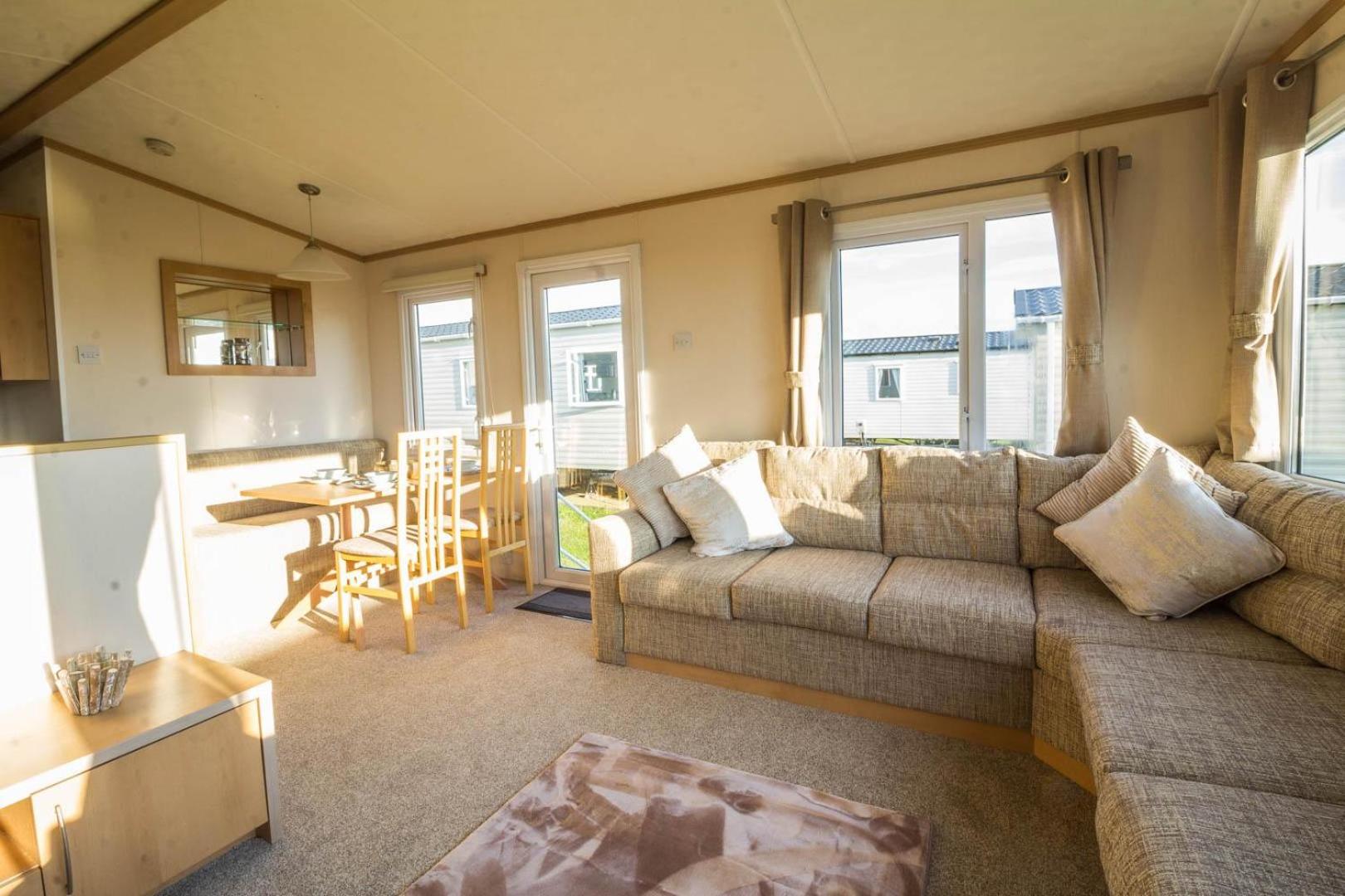 Mobile Home photo 2