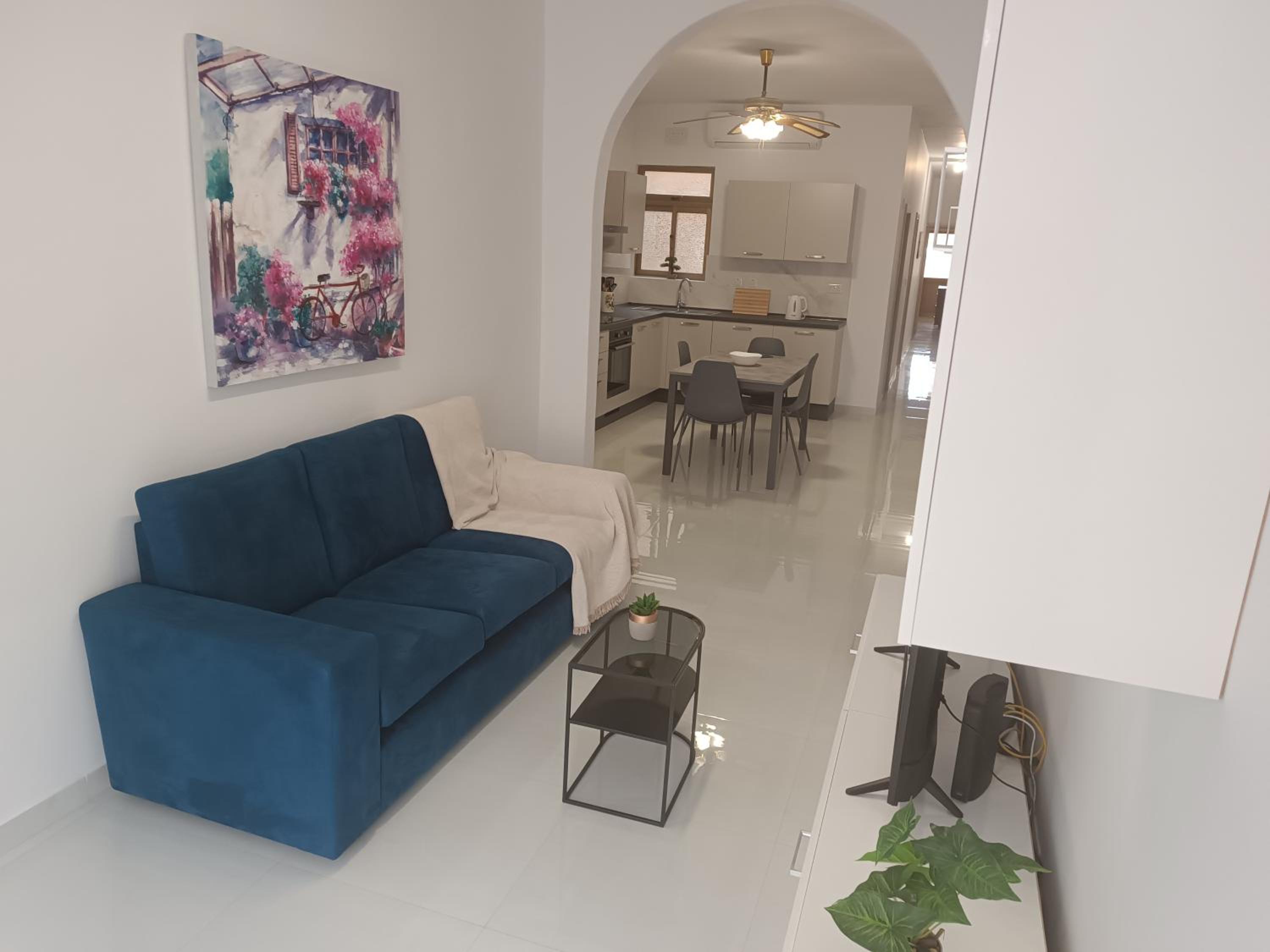 Apartment with Balcony photo 1