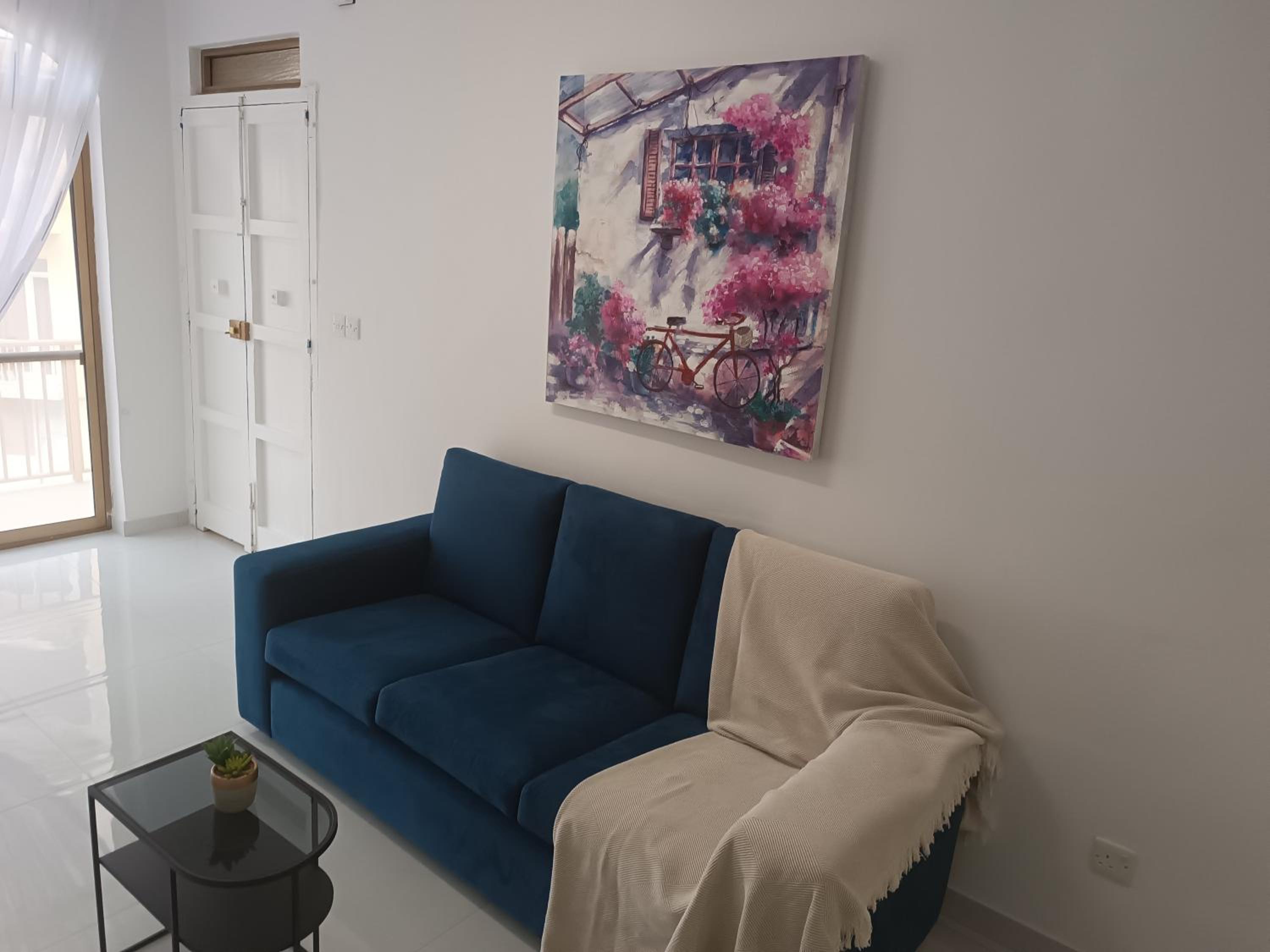 Apartment with Balcony photo 2